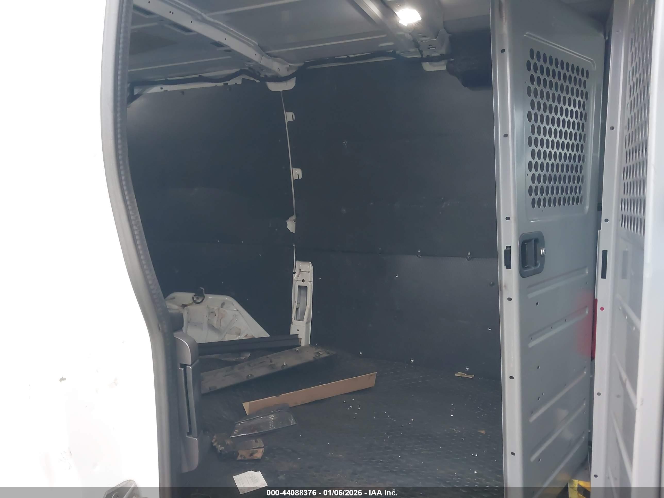 FORD TRANSIT-250 image 8