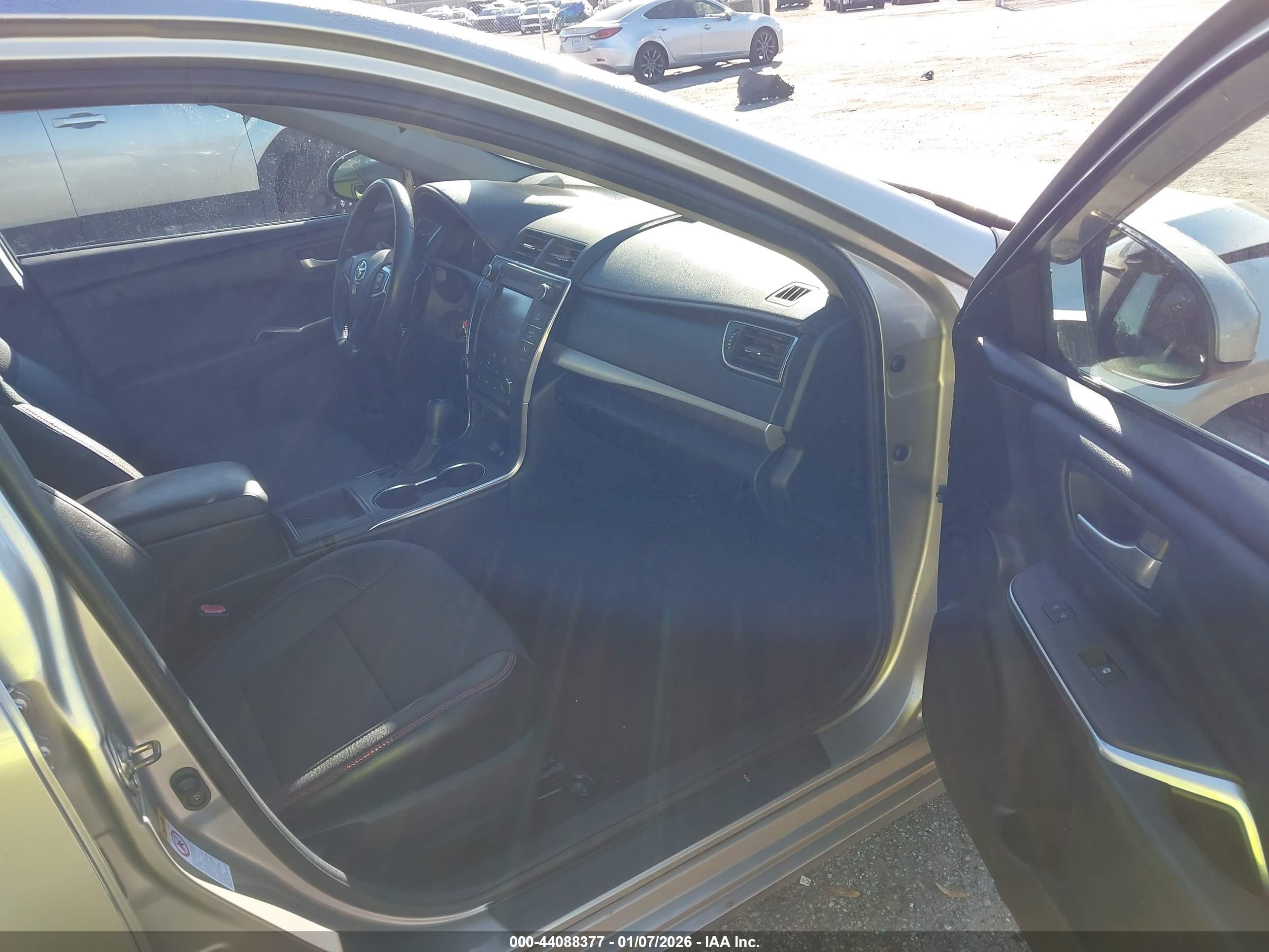 TOYOTA CAMRY image 5