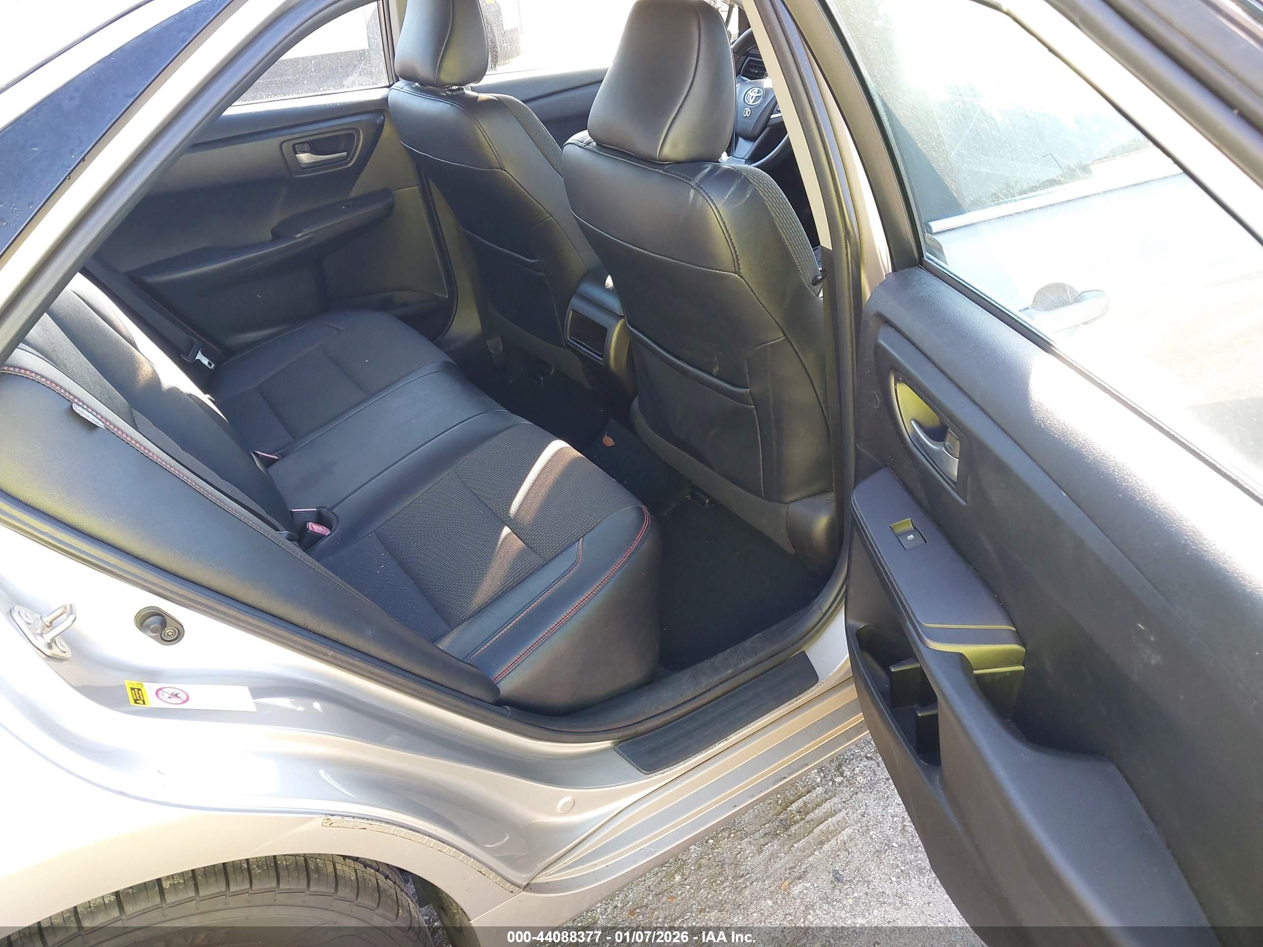 TOYOTA CAMRY image 8