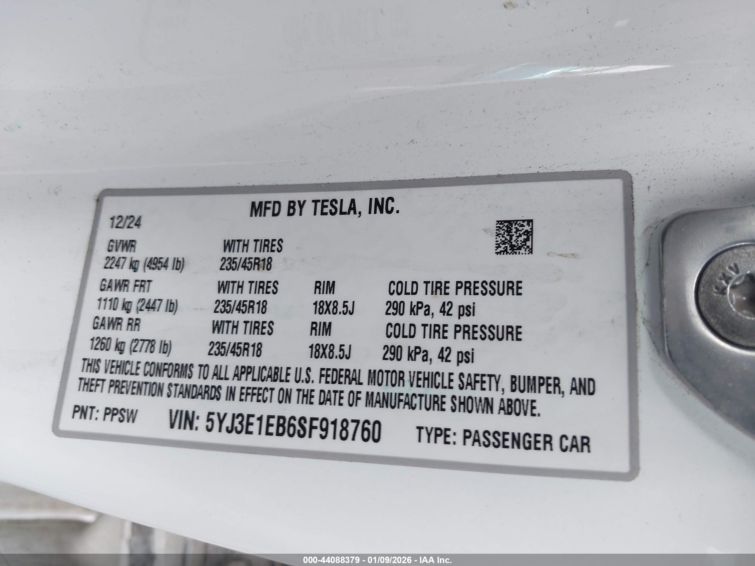 TESLA MODEL image 9