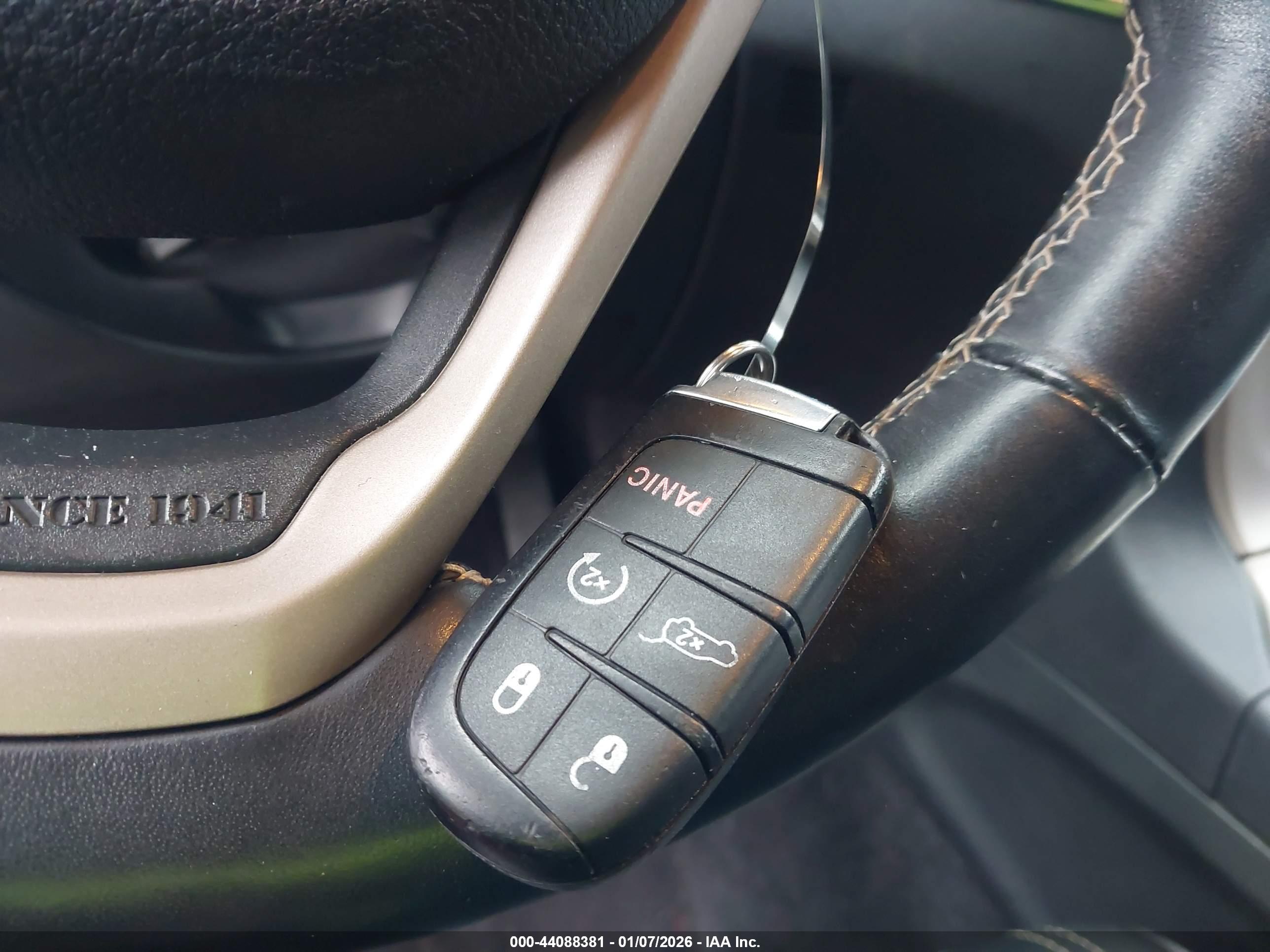 JEEP GRAND image 11