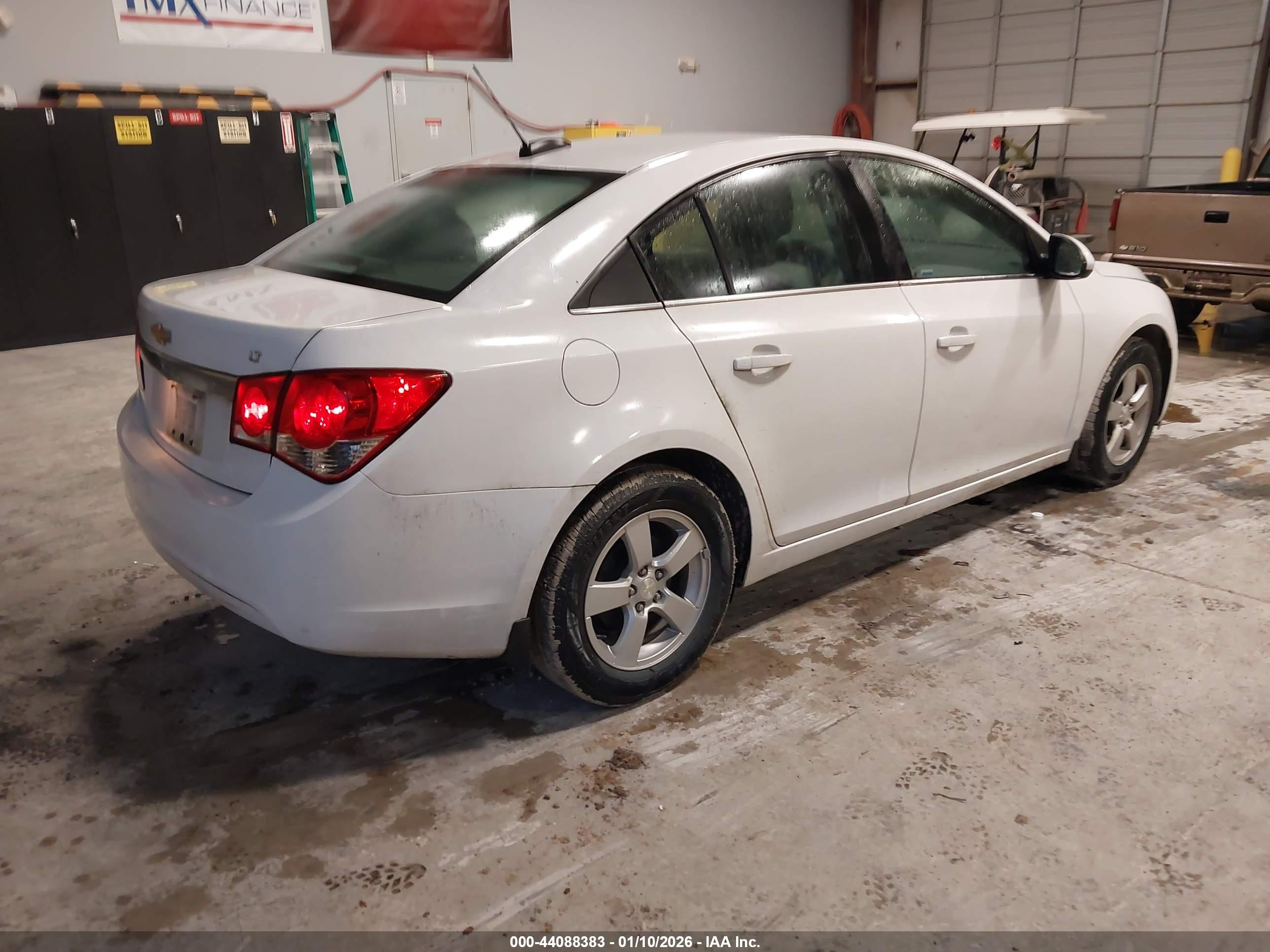 CHEVROLET CRUZE image 4