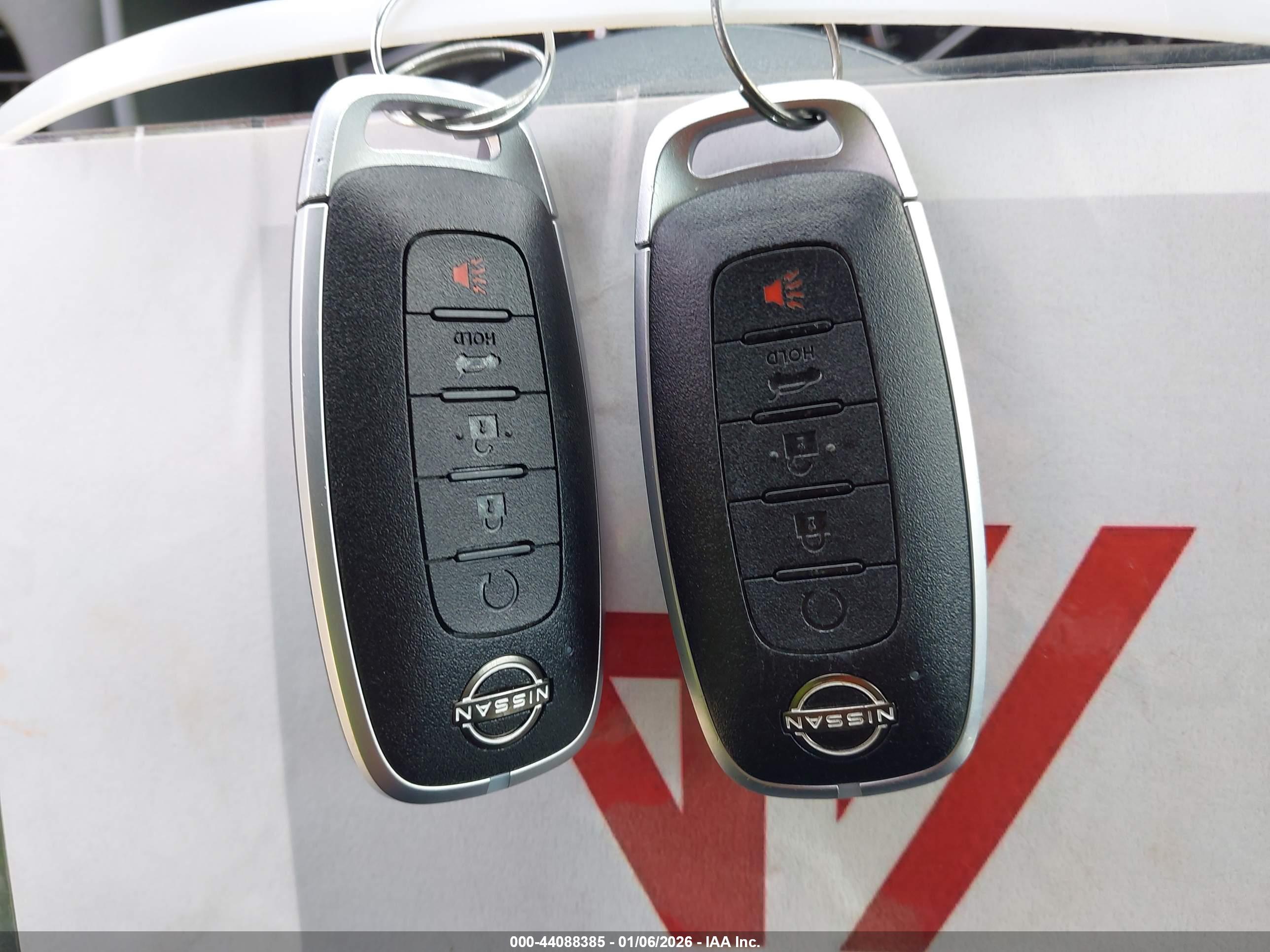 NISSAN ROGUE image 11