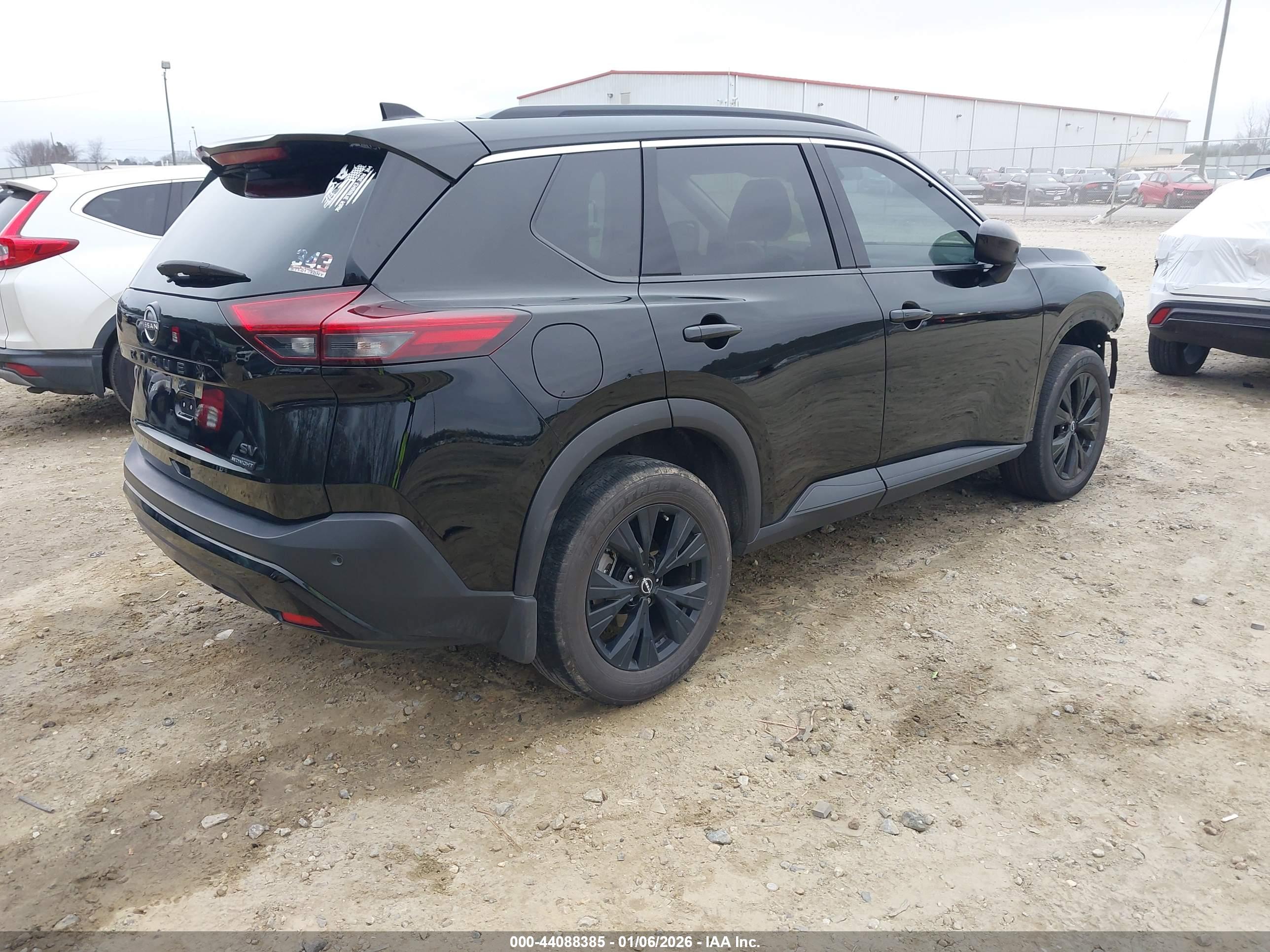 NISSAN ROGUE image 4