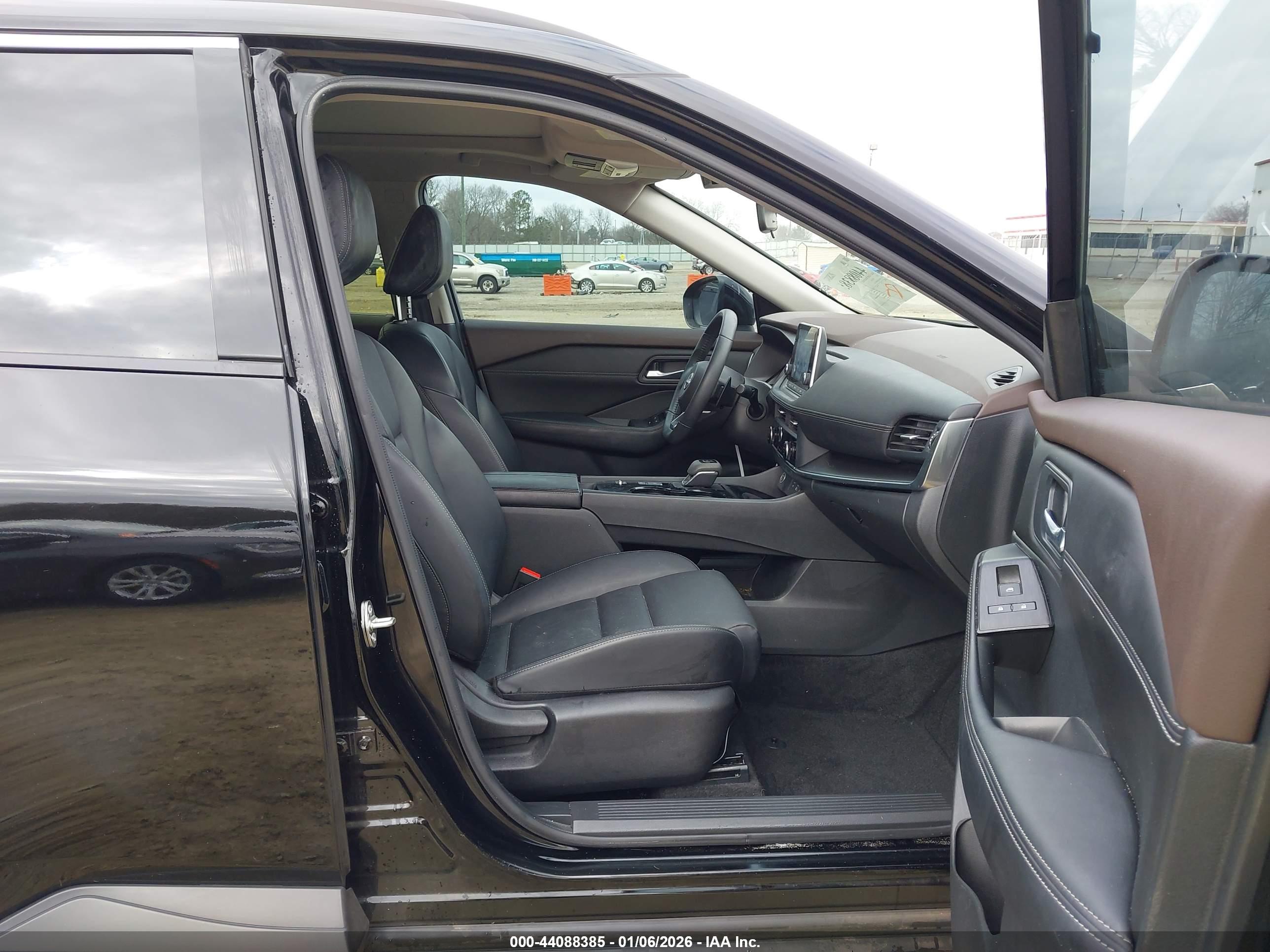 NISSAN ROGUE image 5