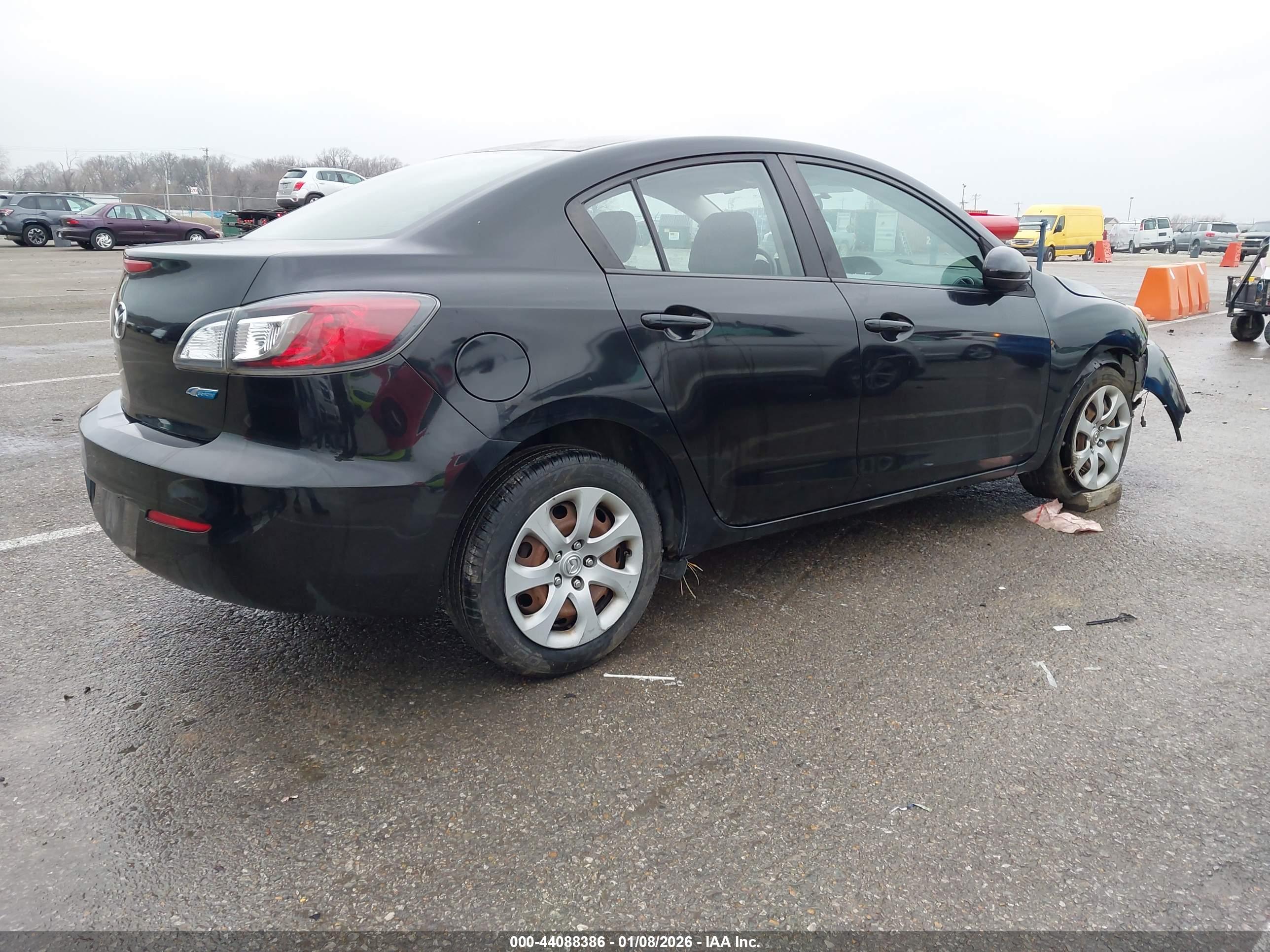 MAZDA MAZDA3 image 4