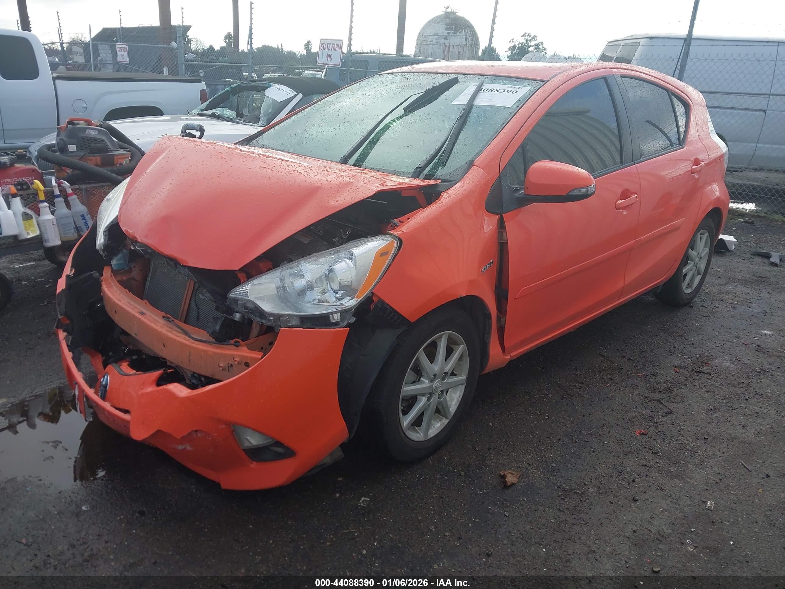 TOYOTA PRIUS image 2