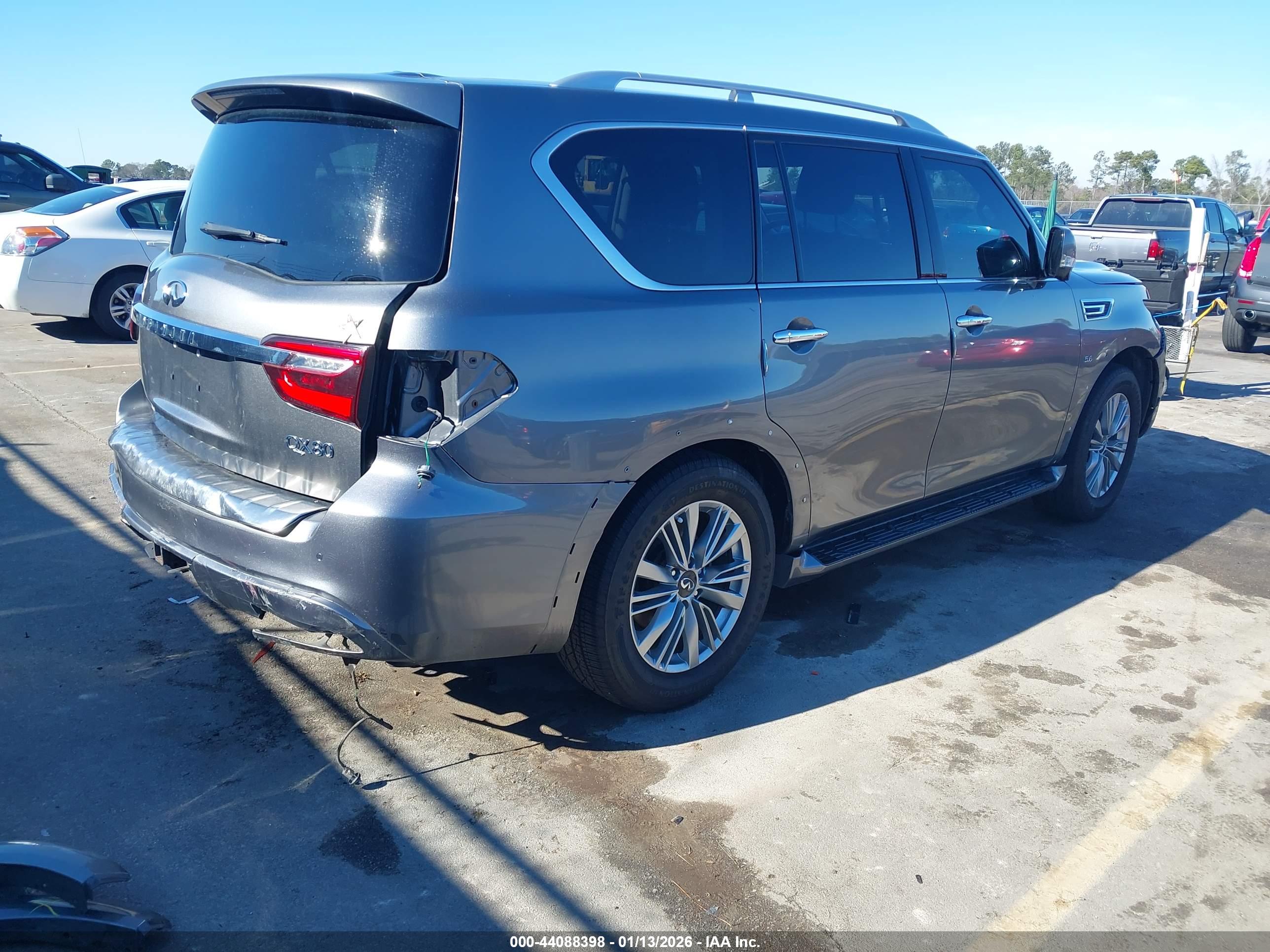 INFINITI QX80 image 4