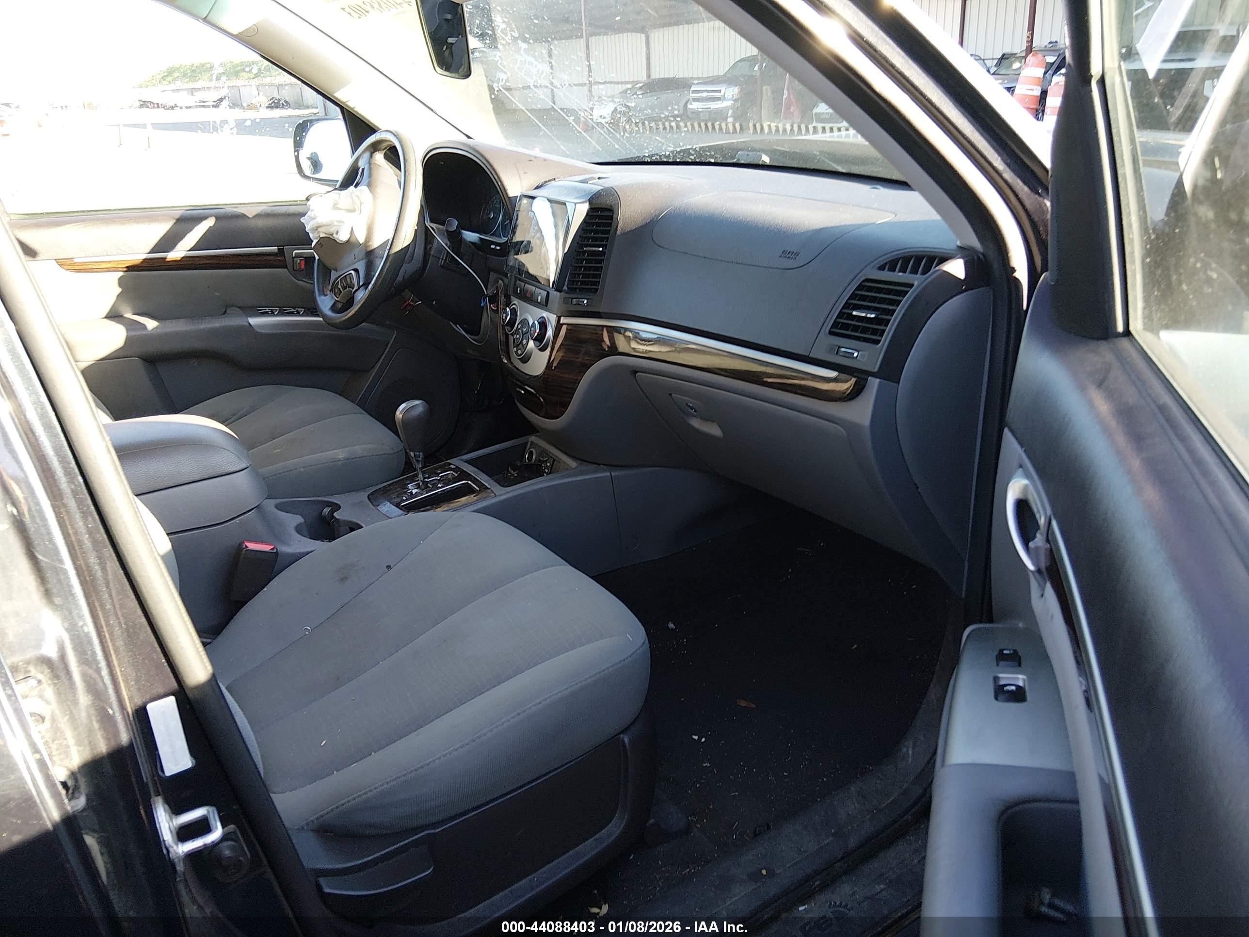 HYUNDAI SANTA image 5