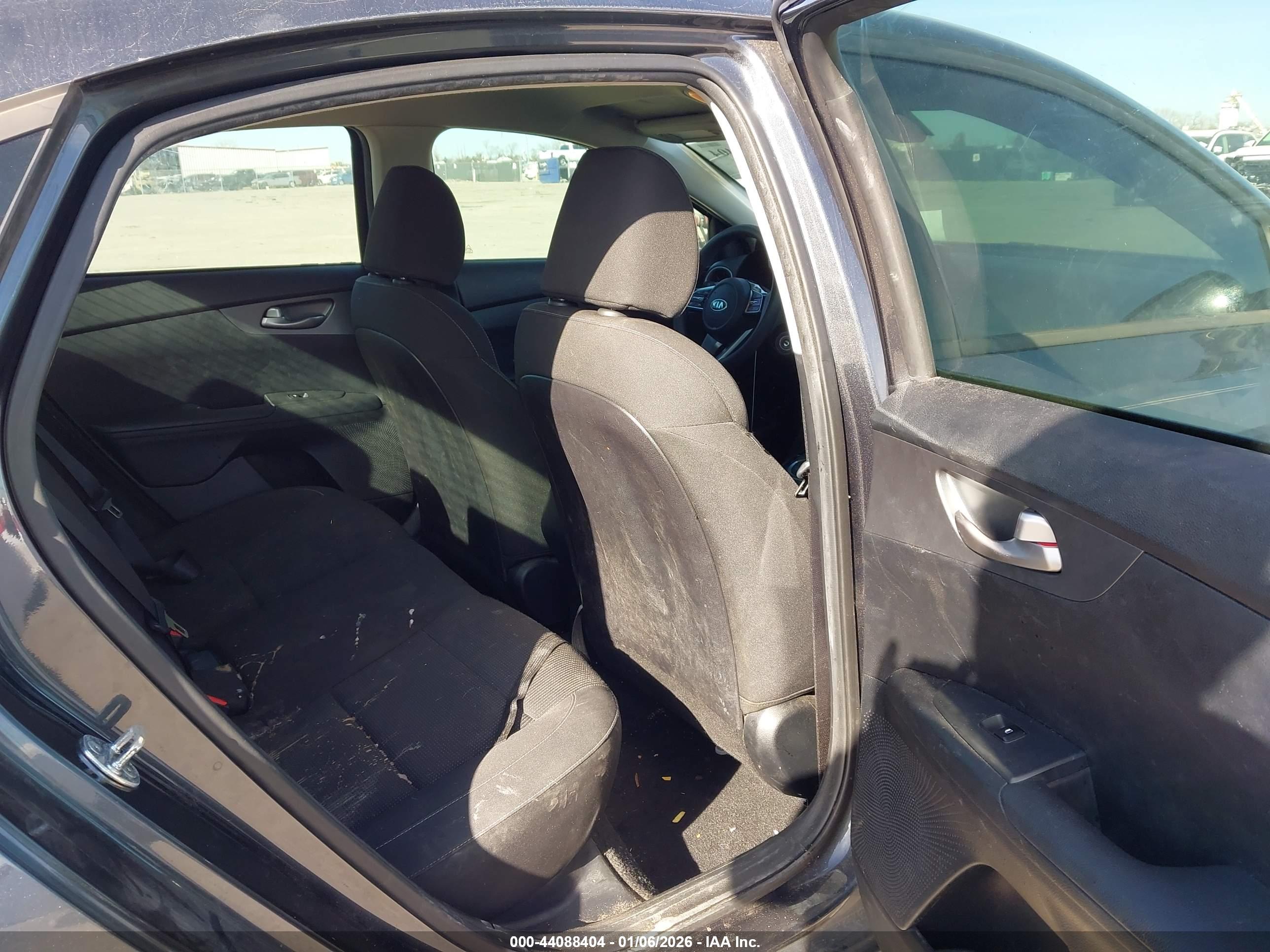 KIA FORTE image 8