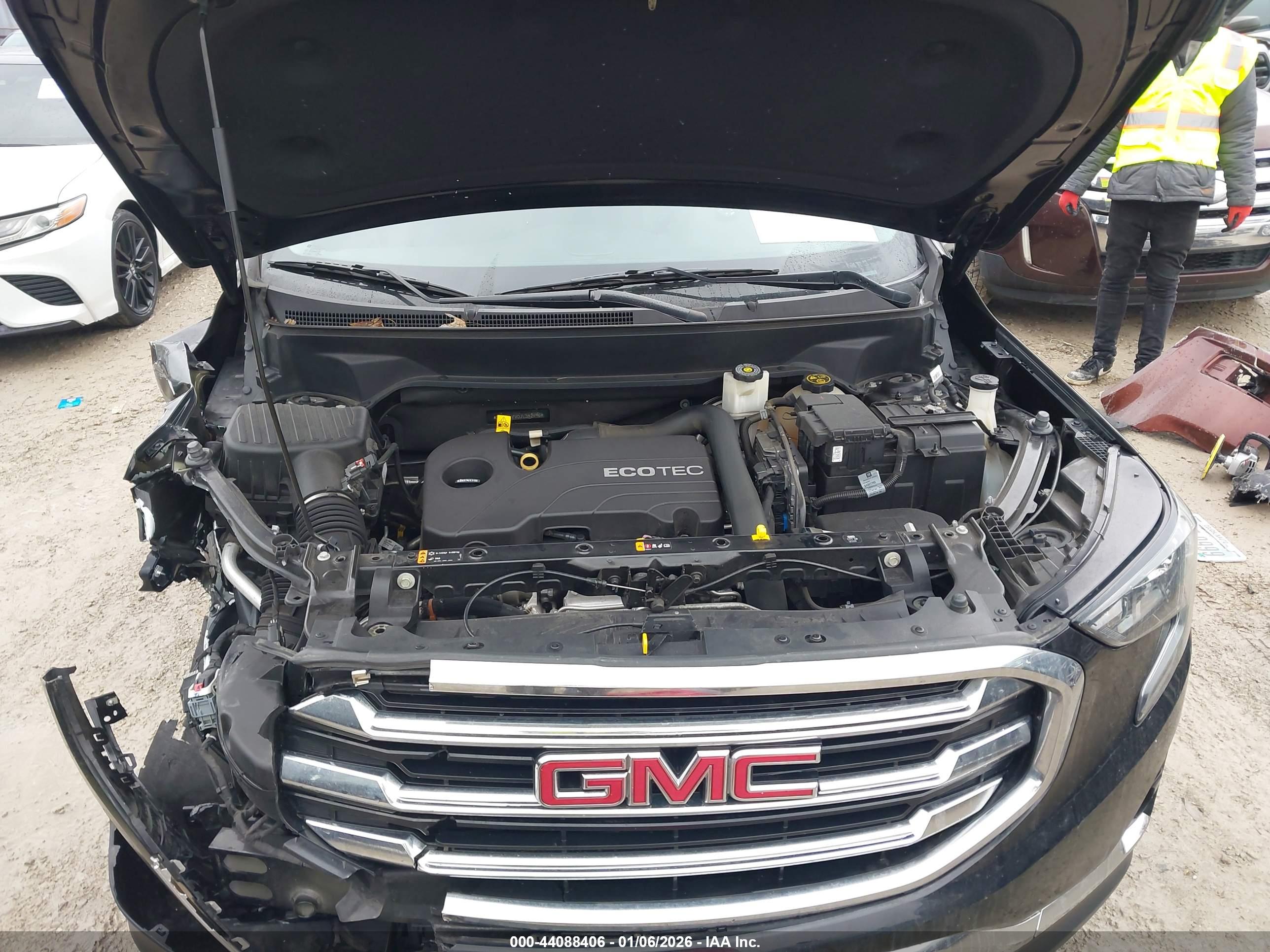 GMC TERRAIN image 10