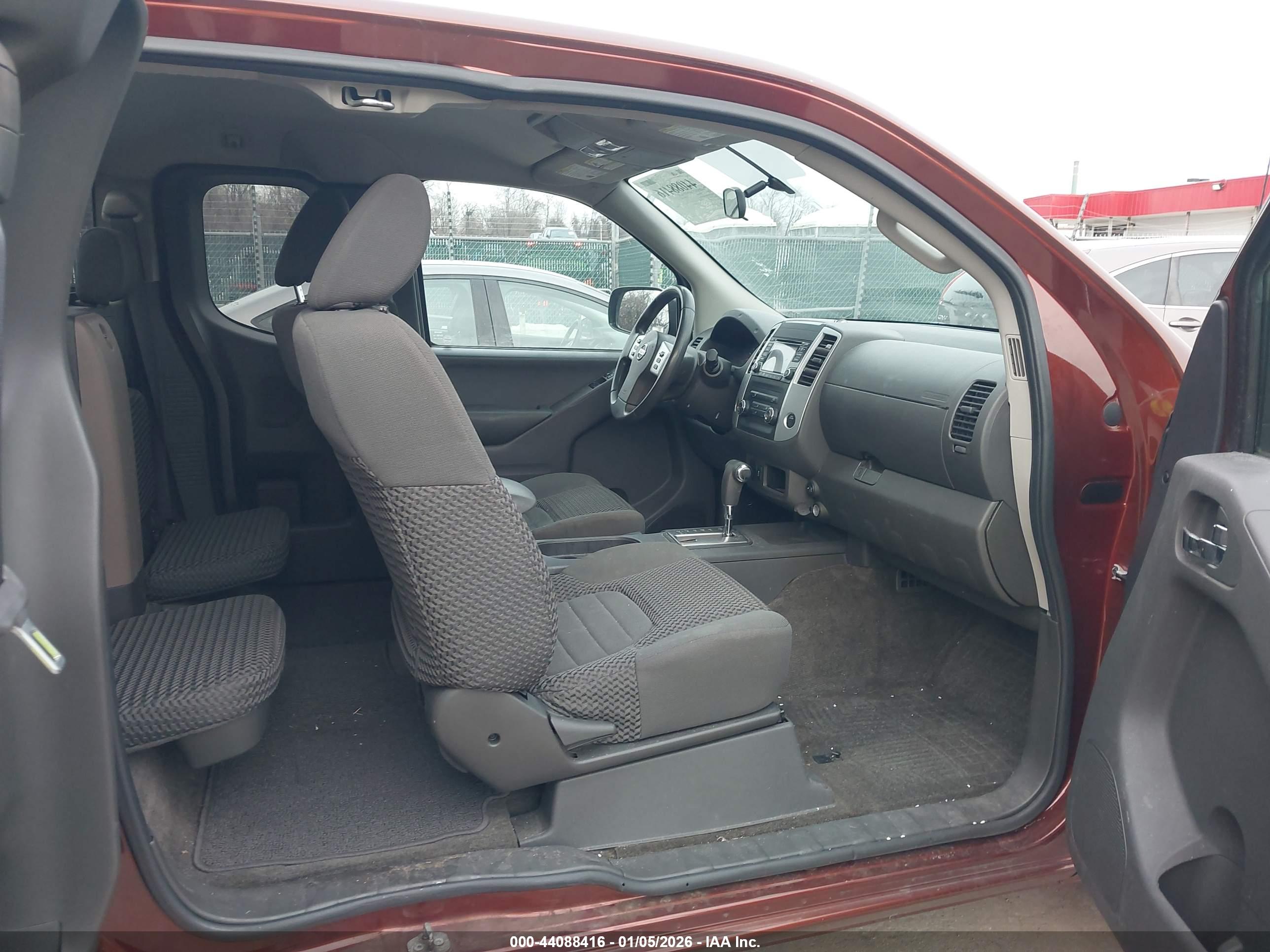 NISSAN FRONTIER image 8
