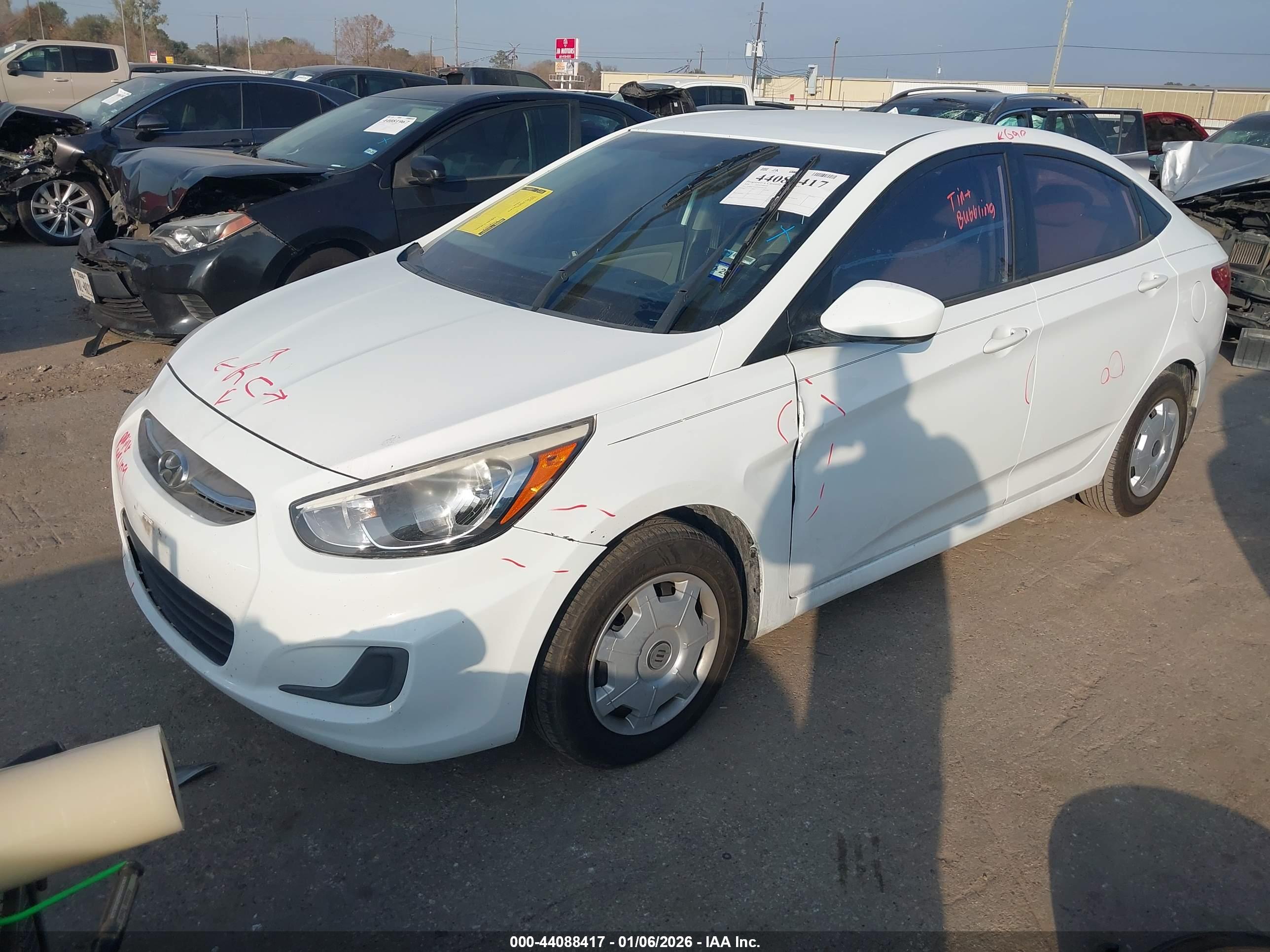 HYUNDAI ACCENT image 2
