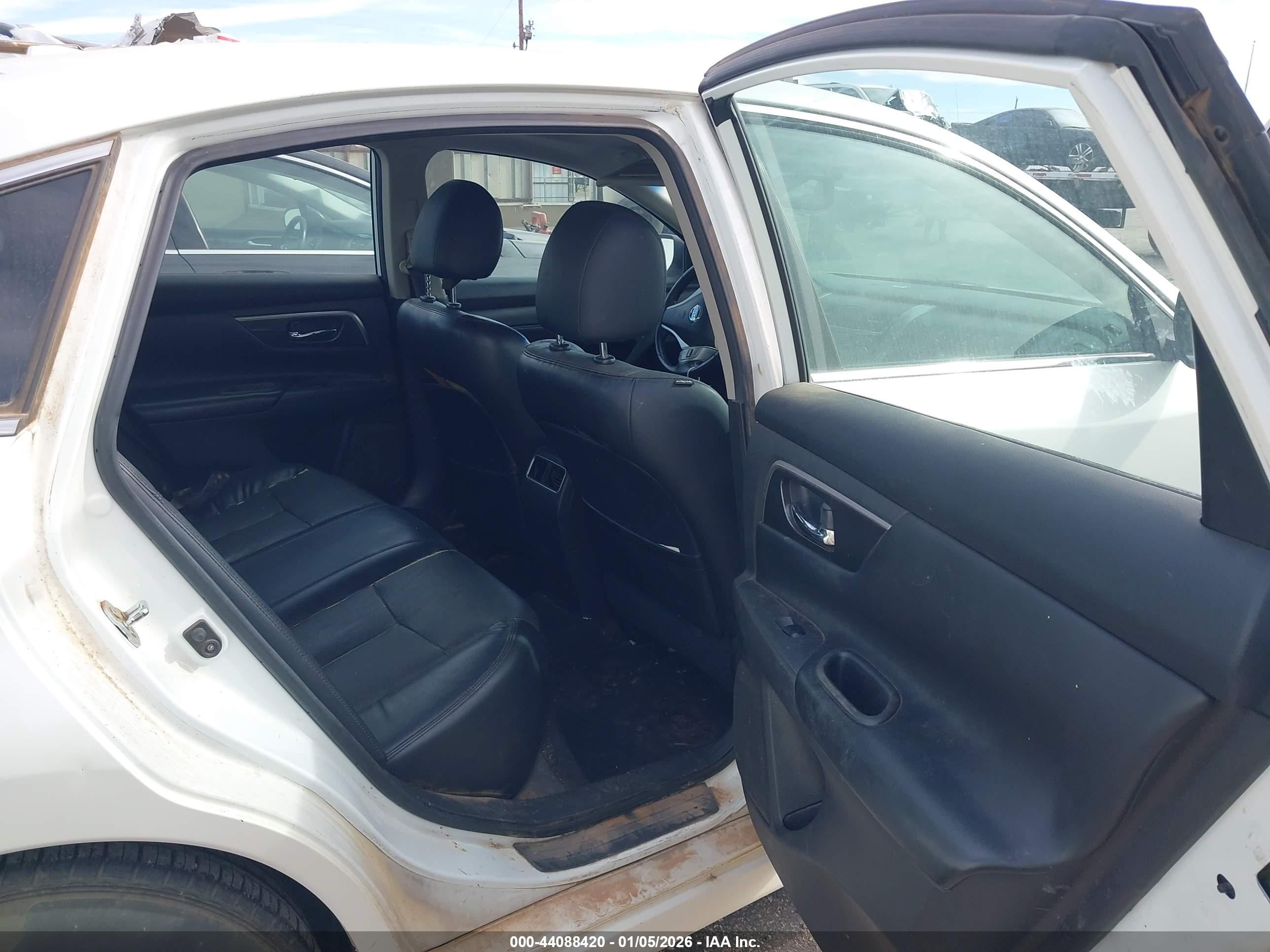 NISSAN ALTIMA image 8