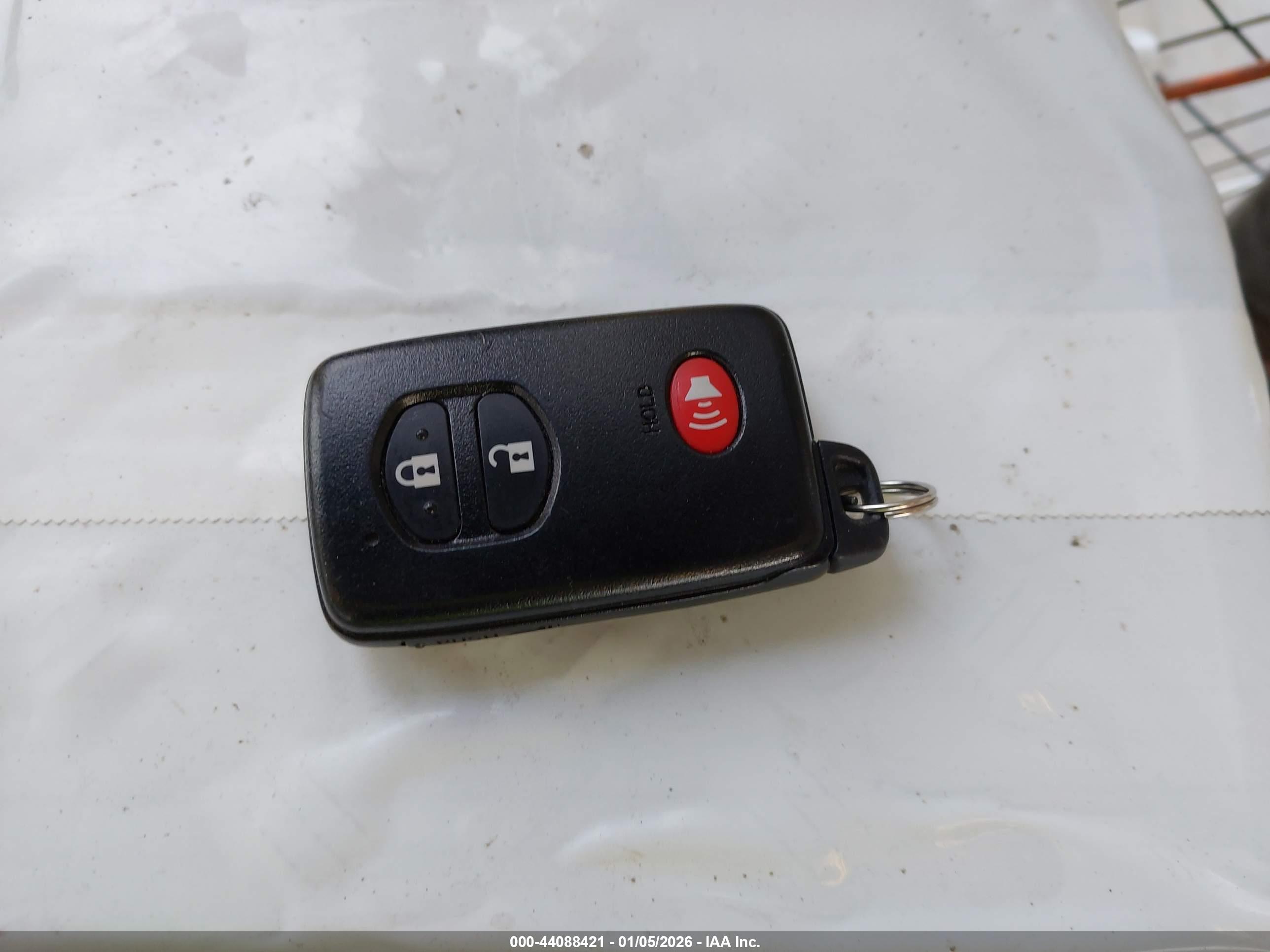 TOYOTA PRIUS image 11