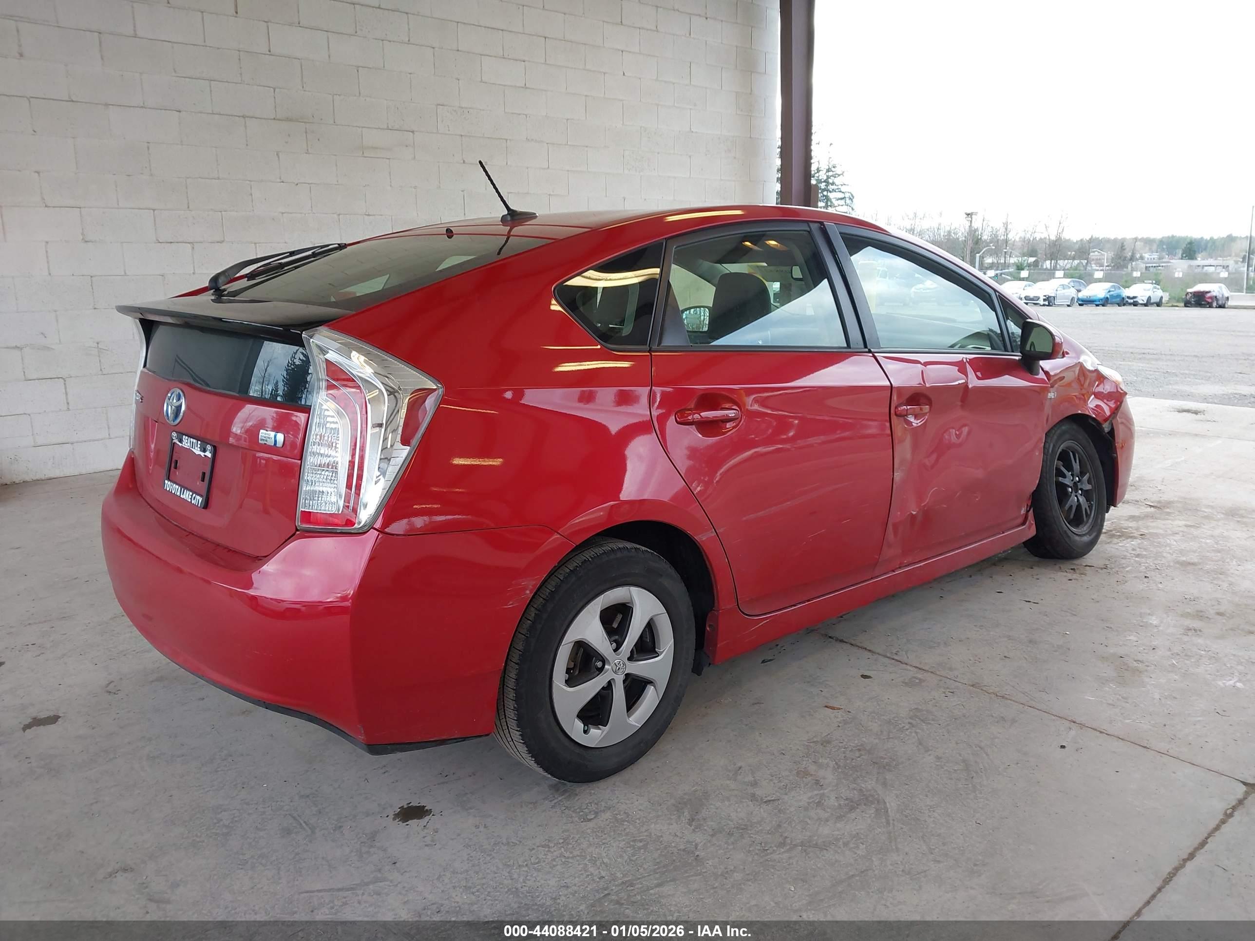 TOYOTA PRIUS image 4