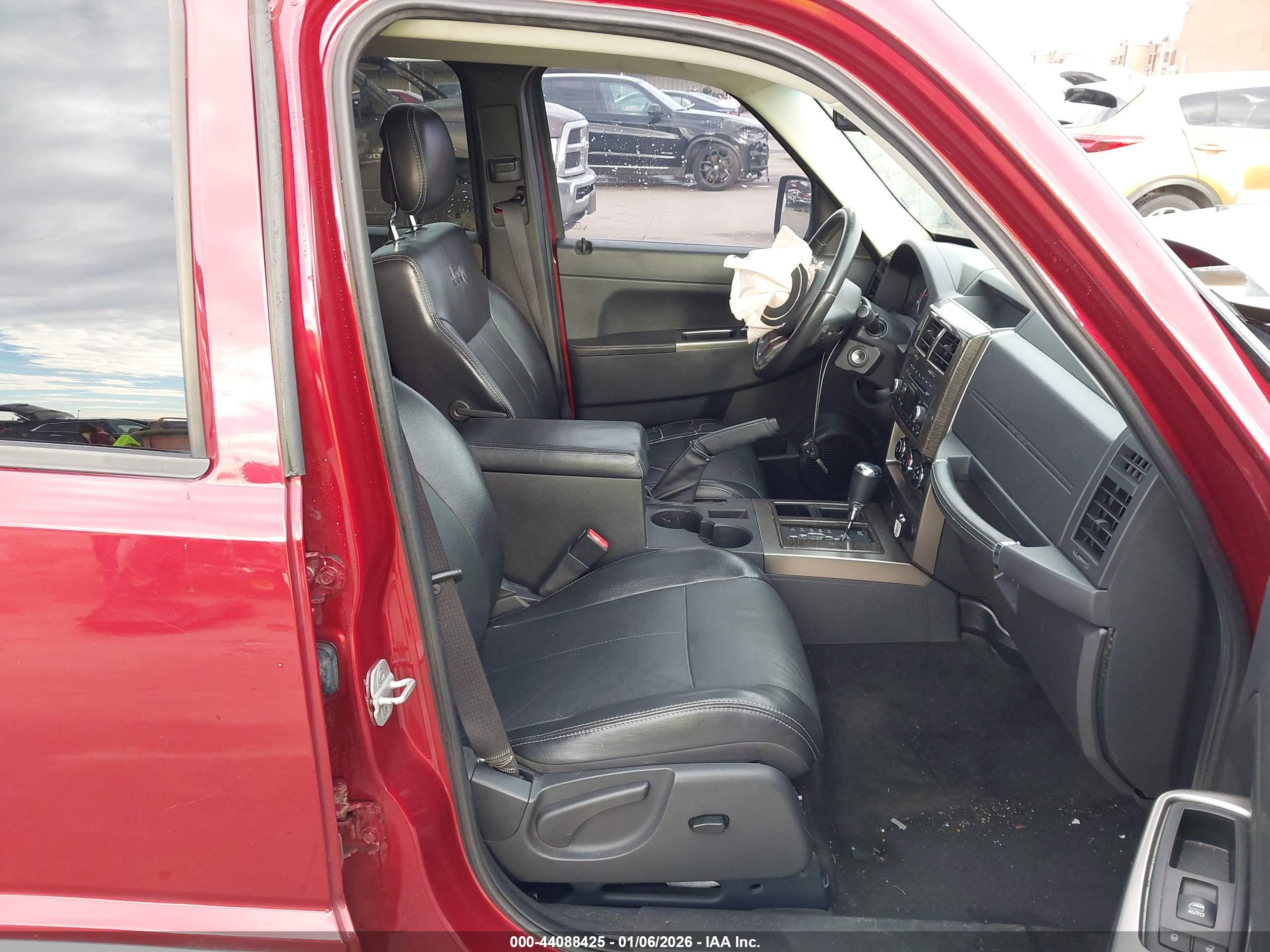JEEP LIBERTY image 5