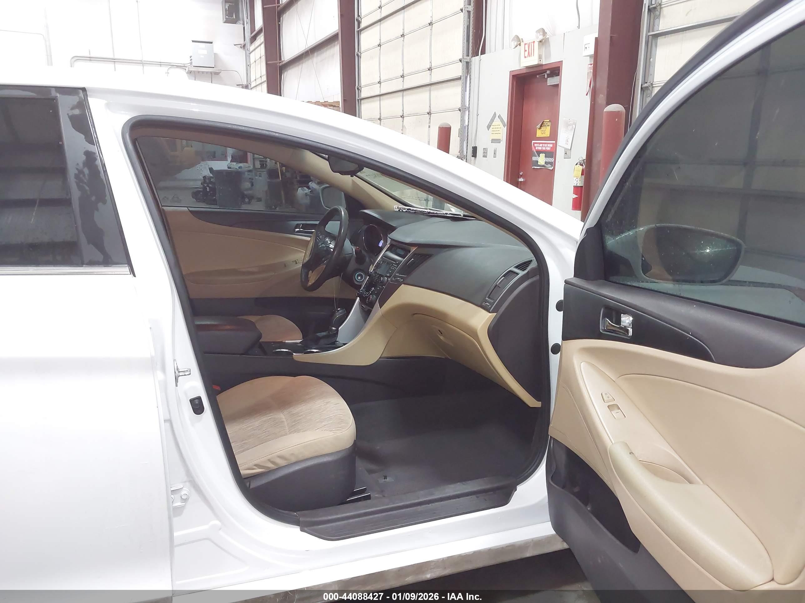 HYUNDAI SONATA image 5
