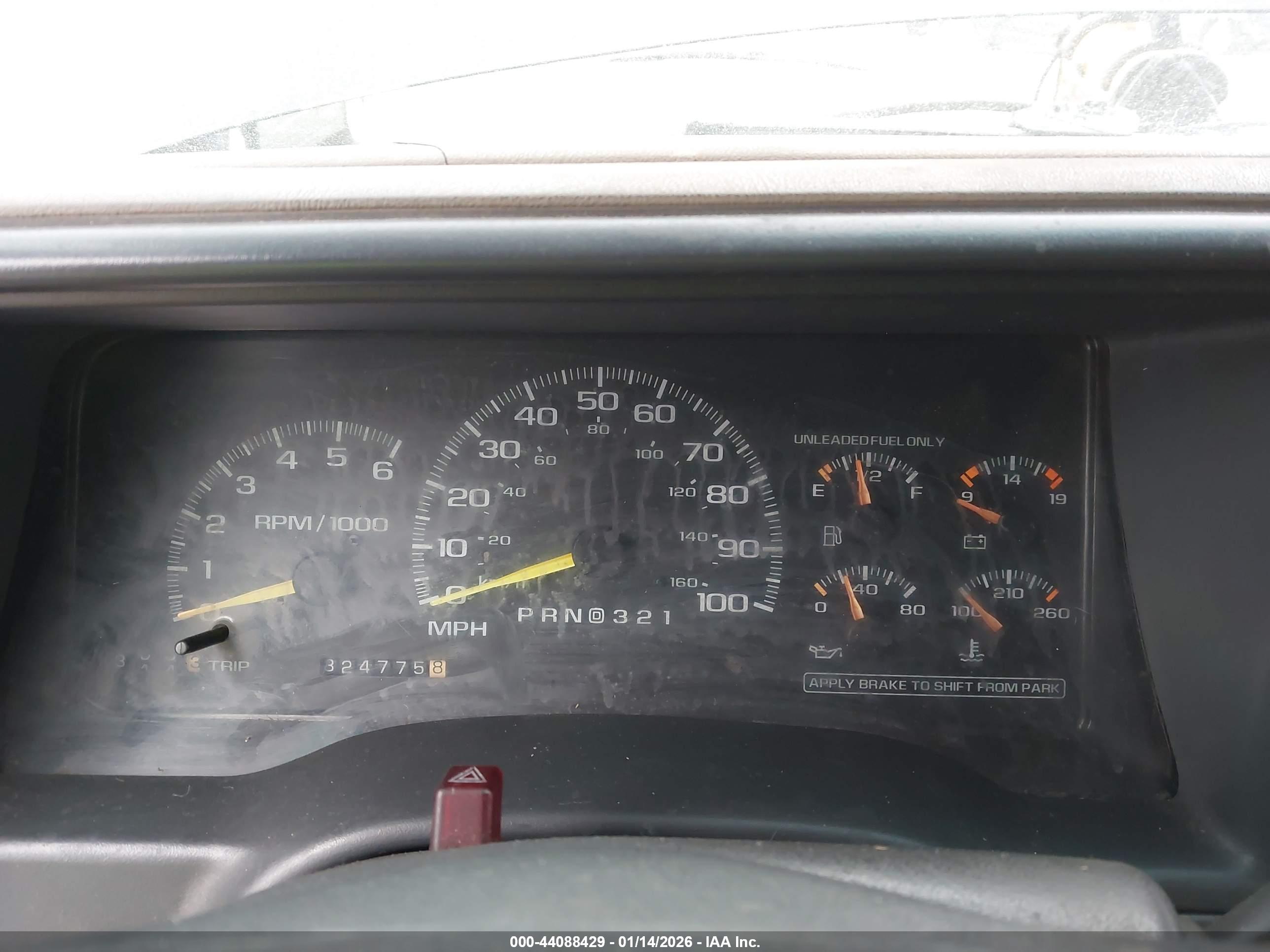 CHEVROLET SUBURBAN image 7
