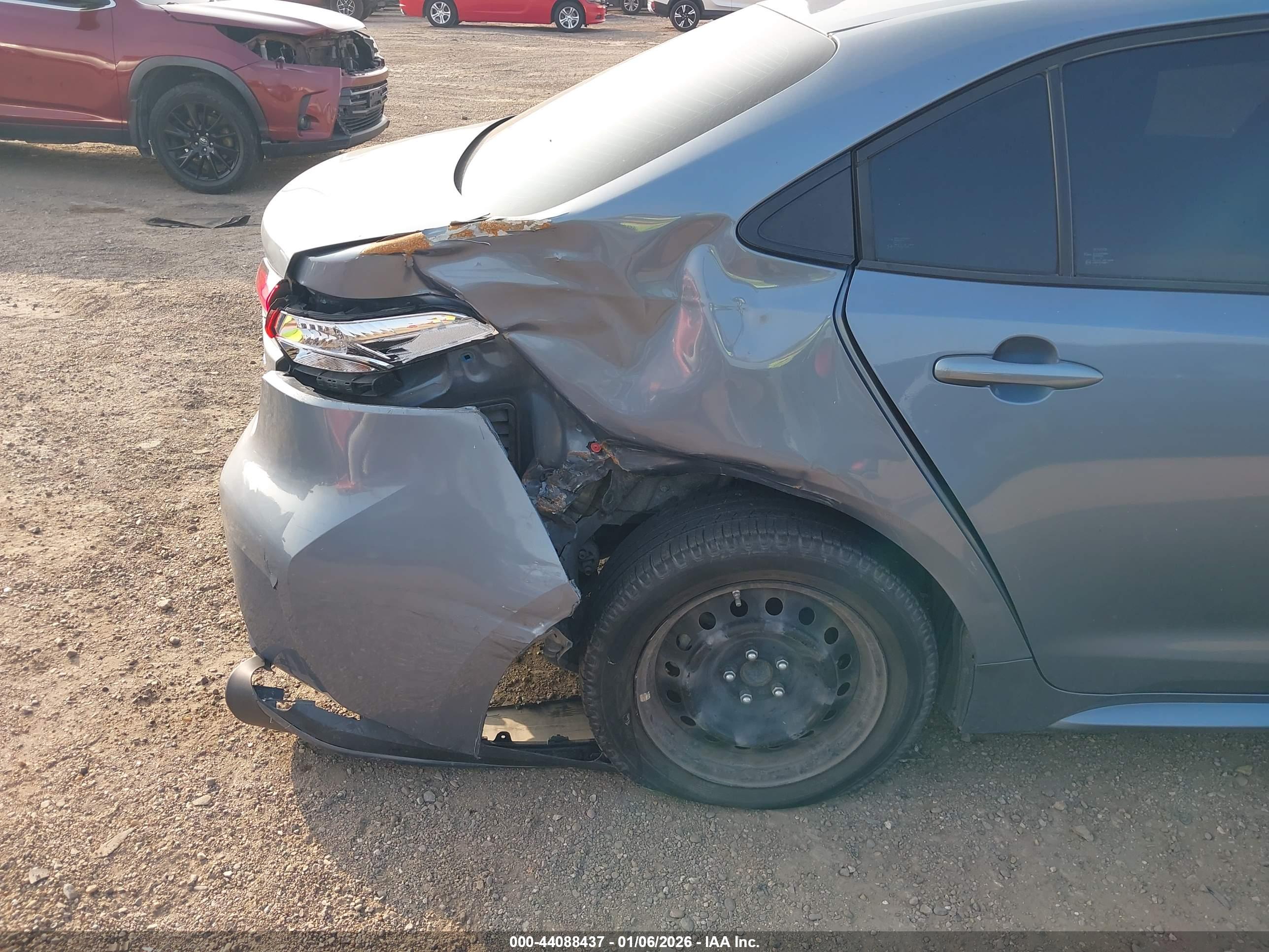 TOYOTA COROLLA image 6