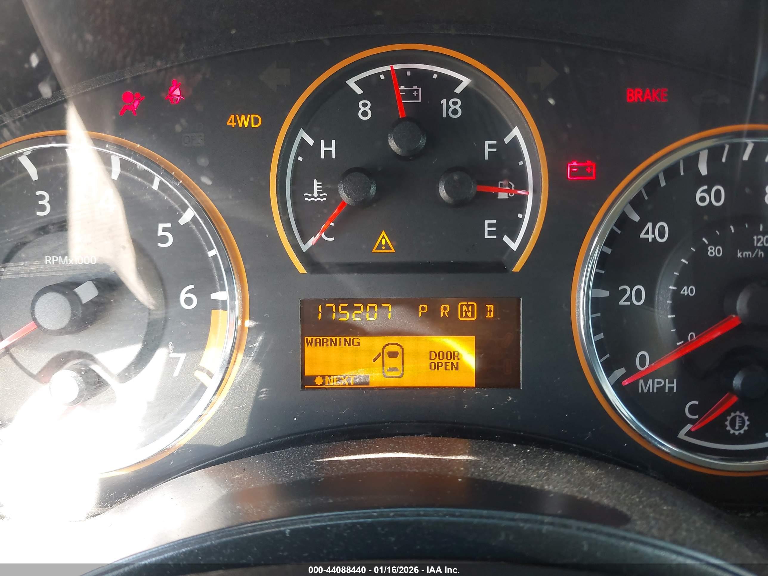 NISSAN ARMADA image 7