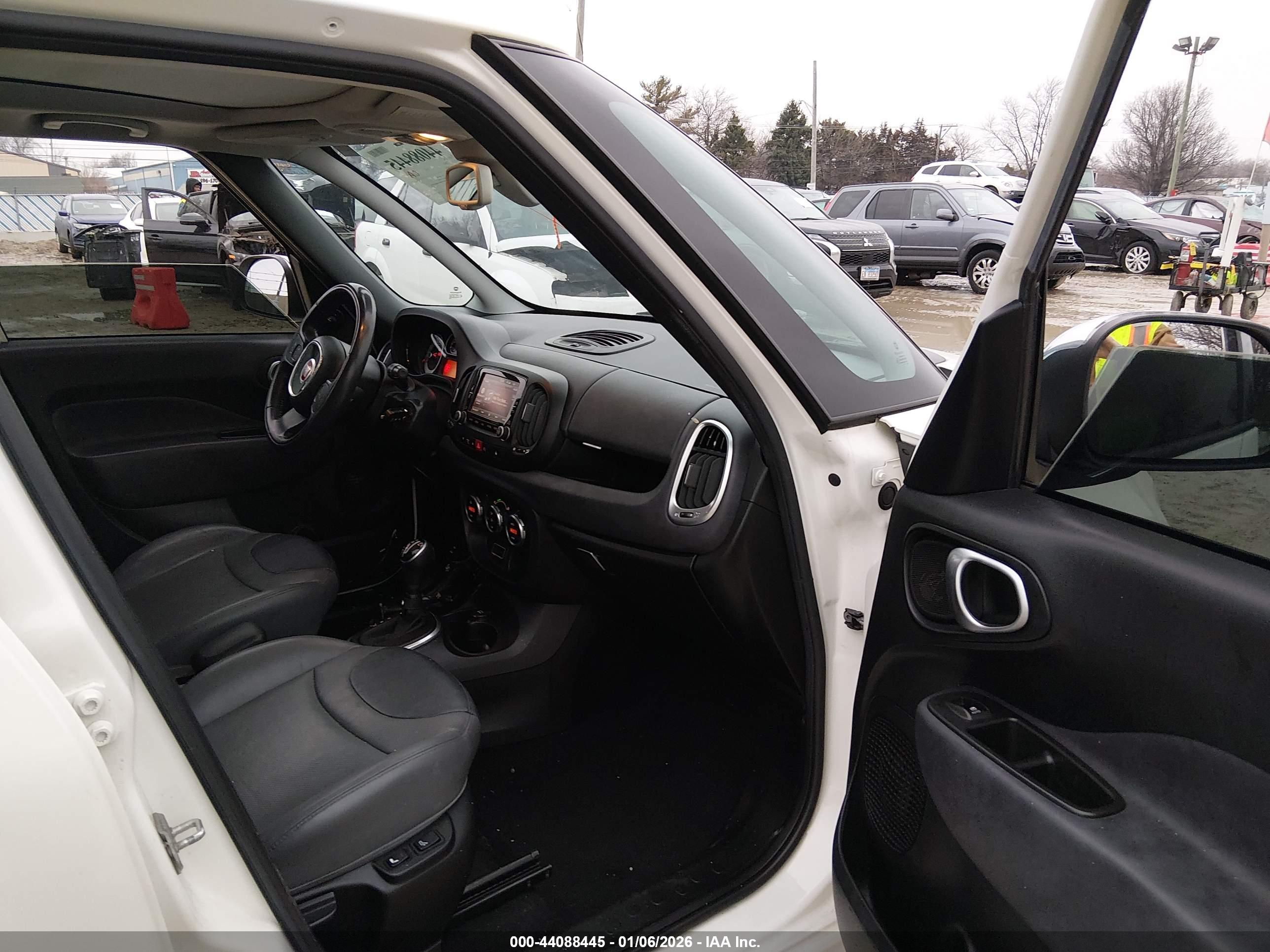 FIAT 500L image 5