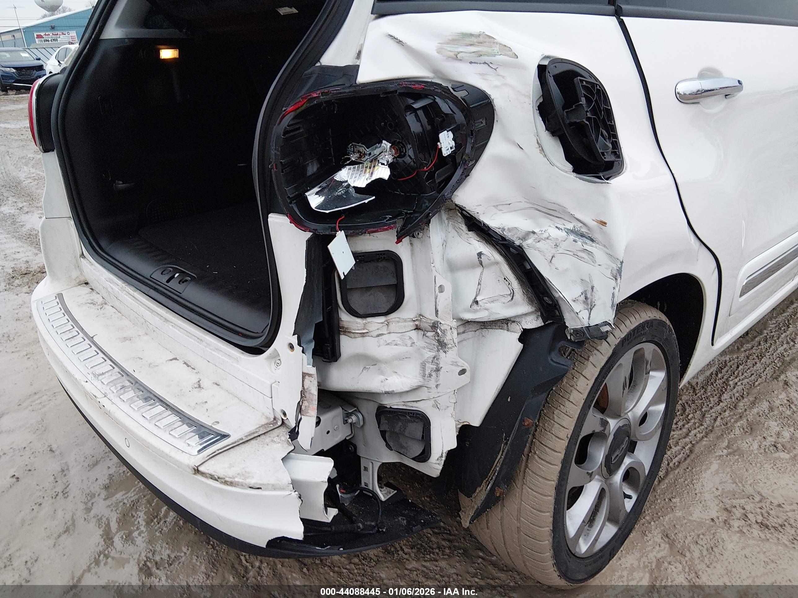 FIAT 500L image 6