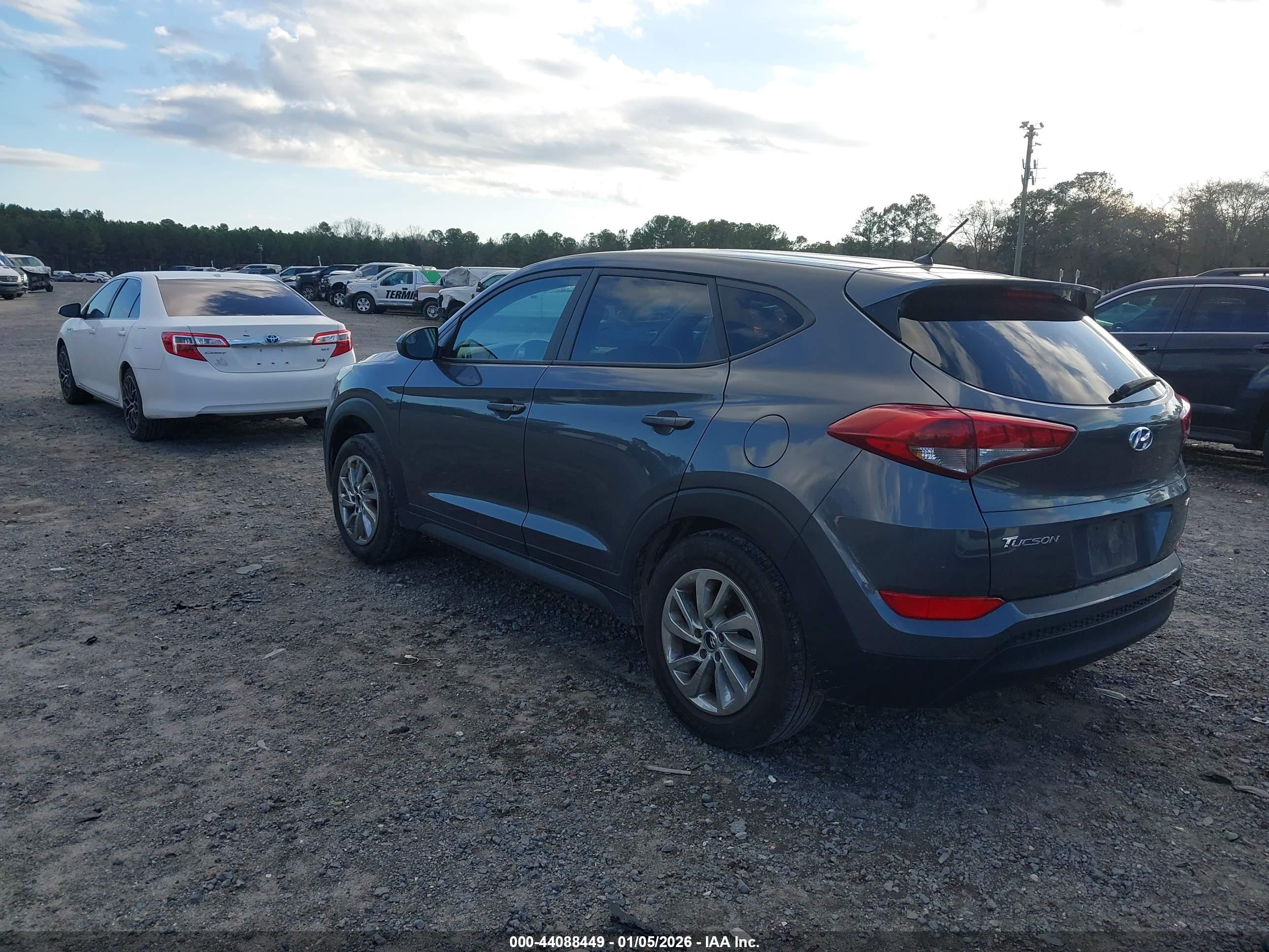 HYUNDAI TUCSON image 3