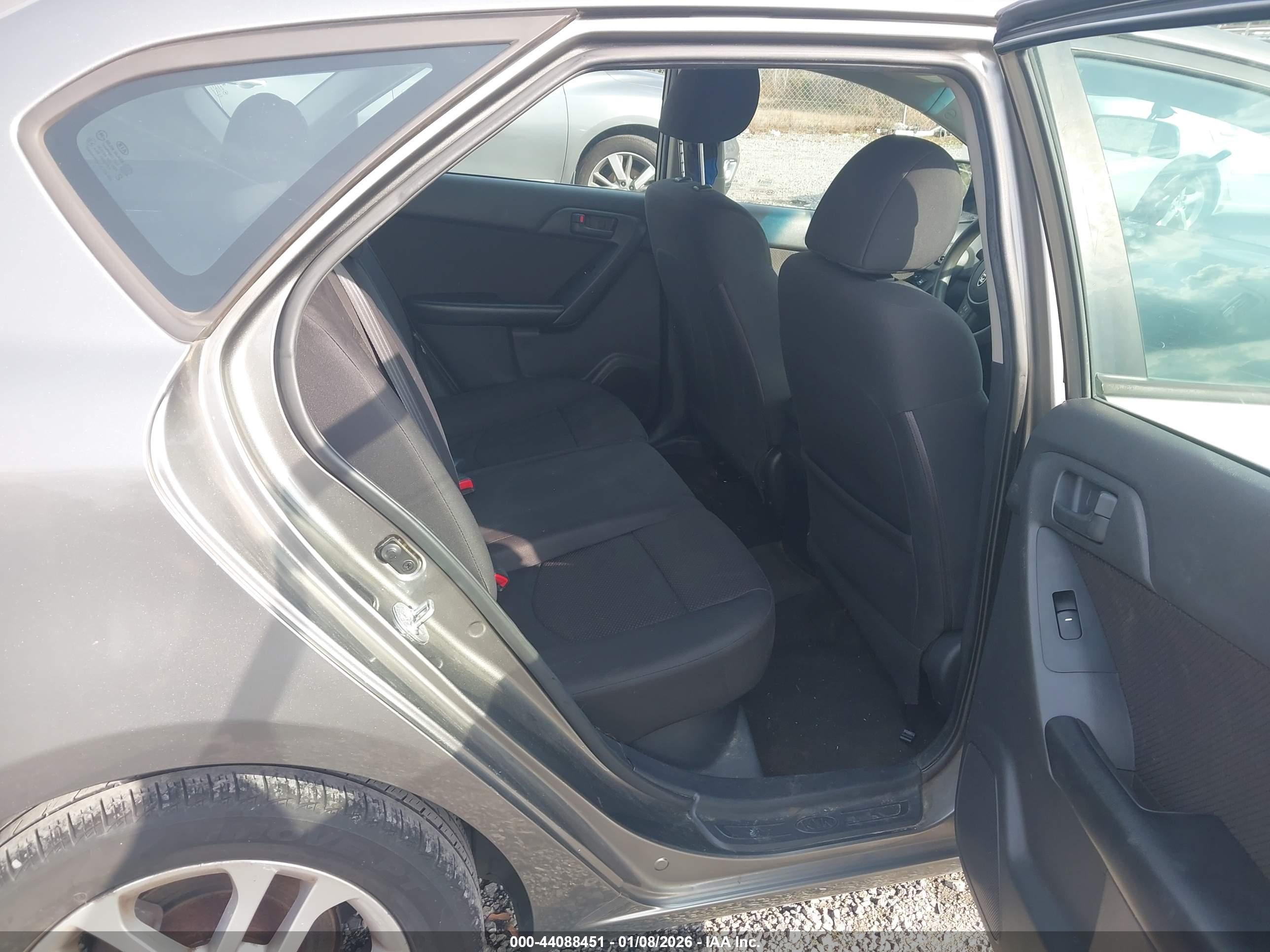 KIA FORTE image 8
