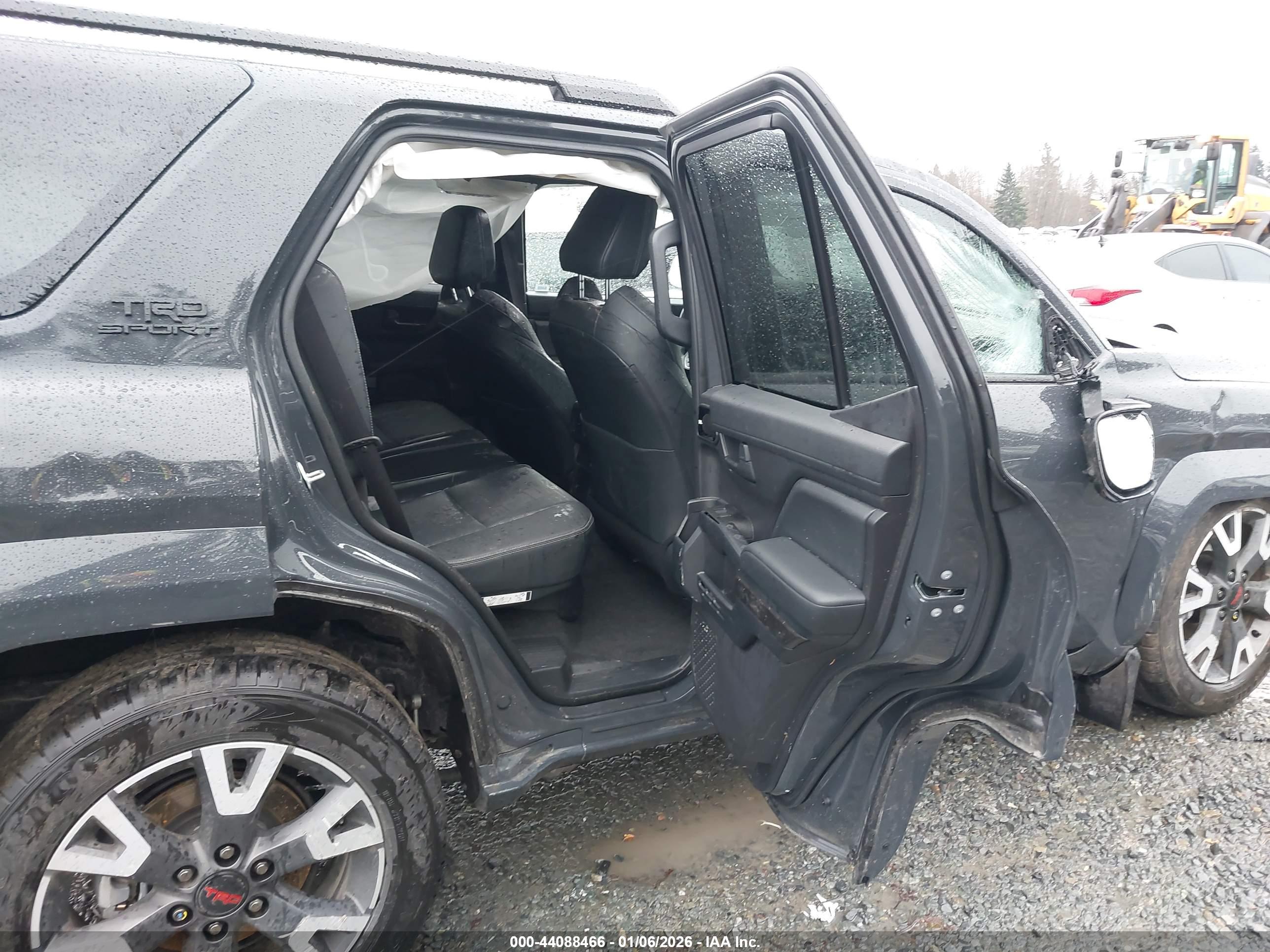 TOYOTA 4RUNNER image 8