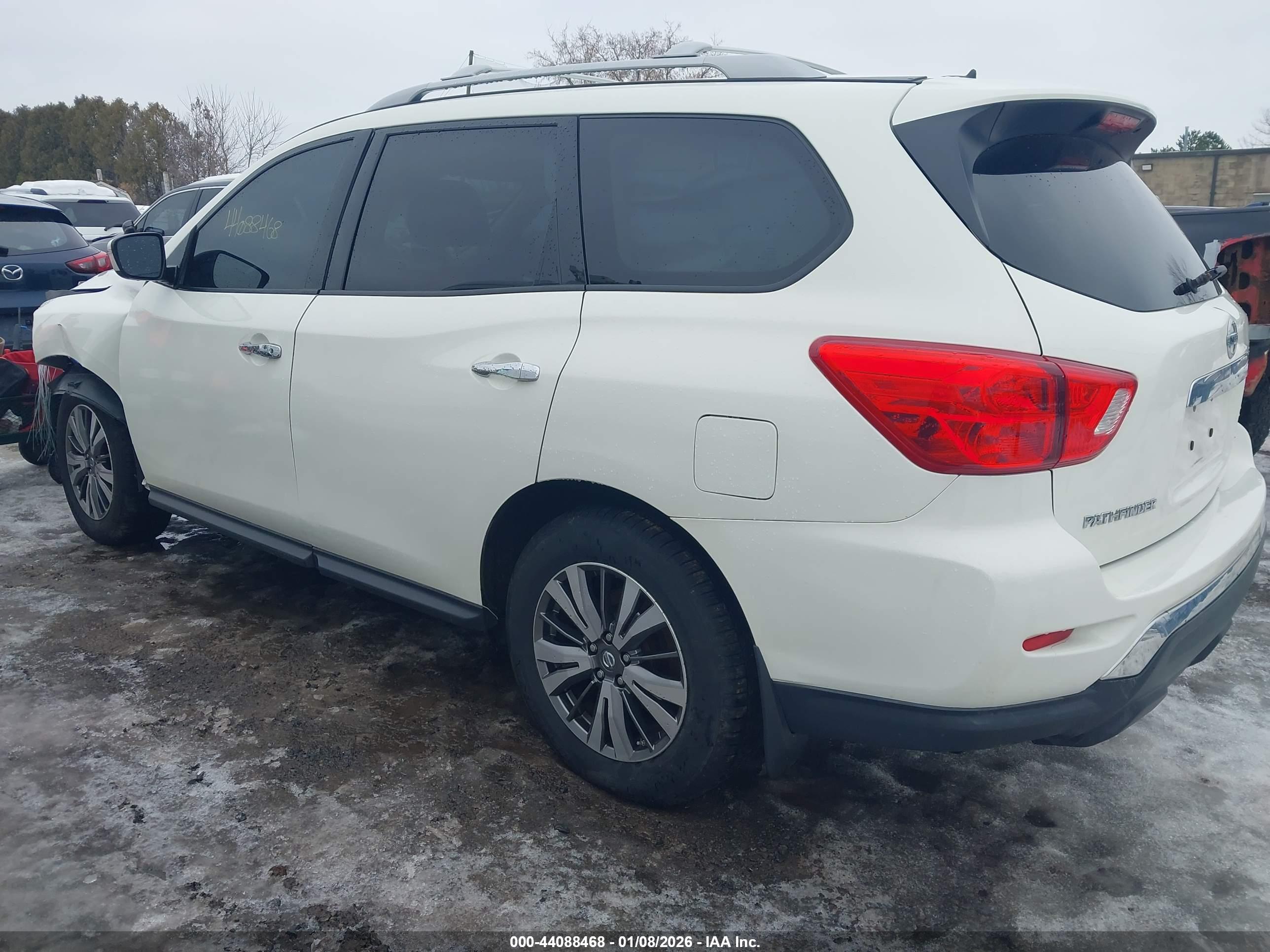 NISSAN PATHFINDER image 3