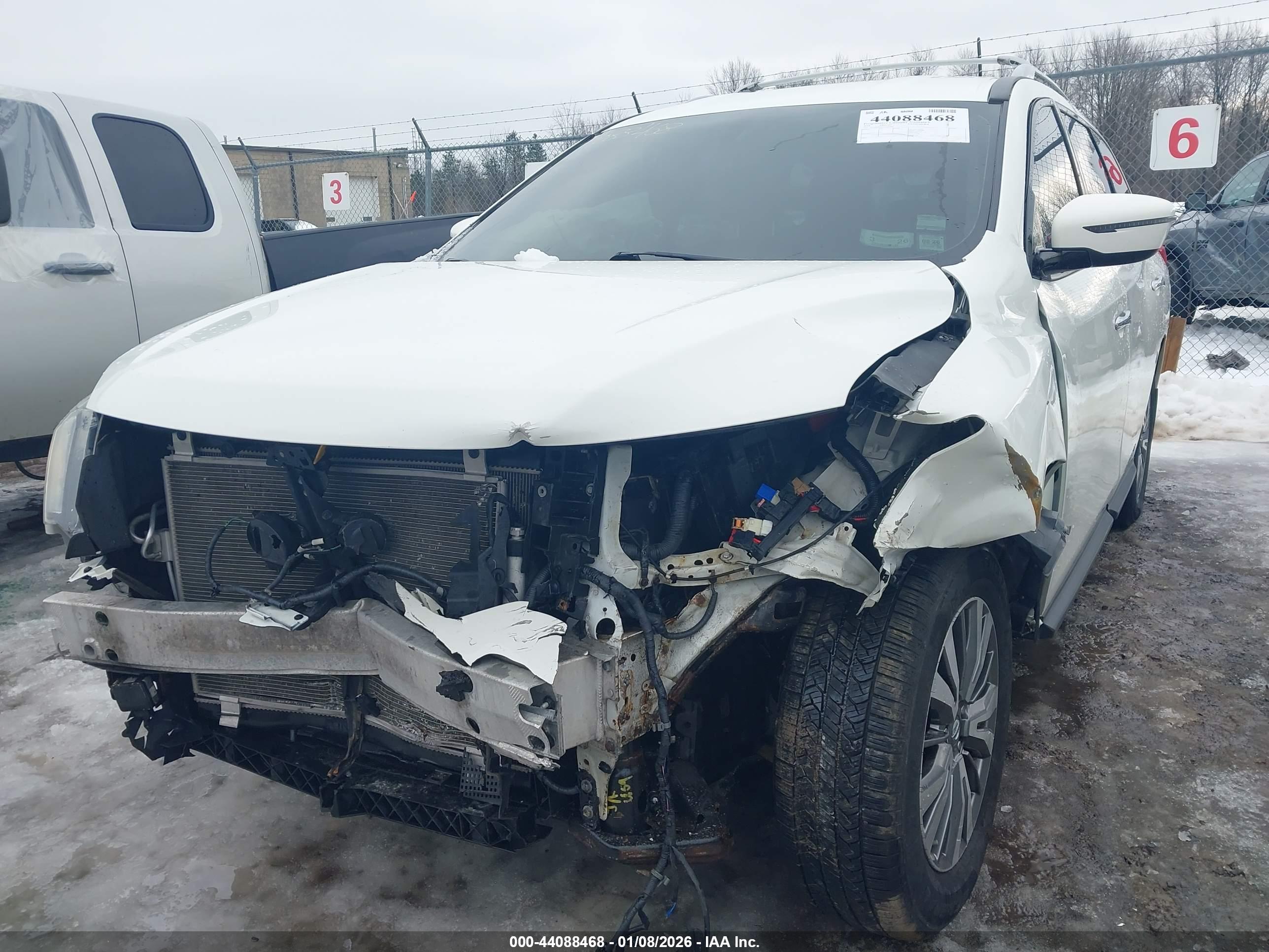 NISSAN PATHFINDER image 6