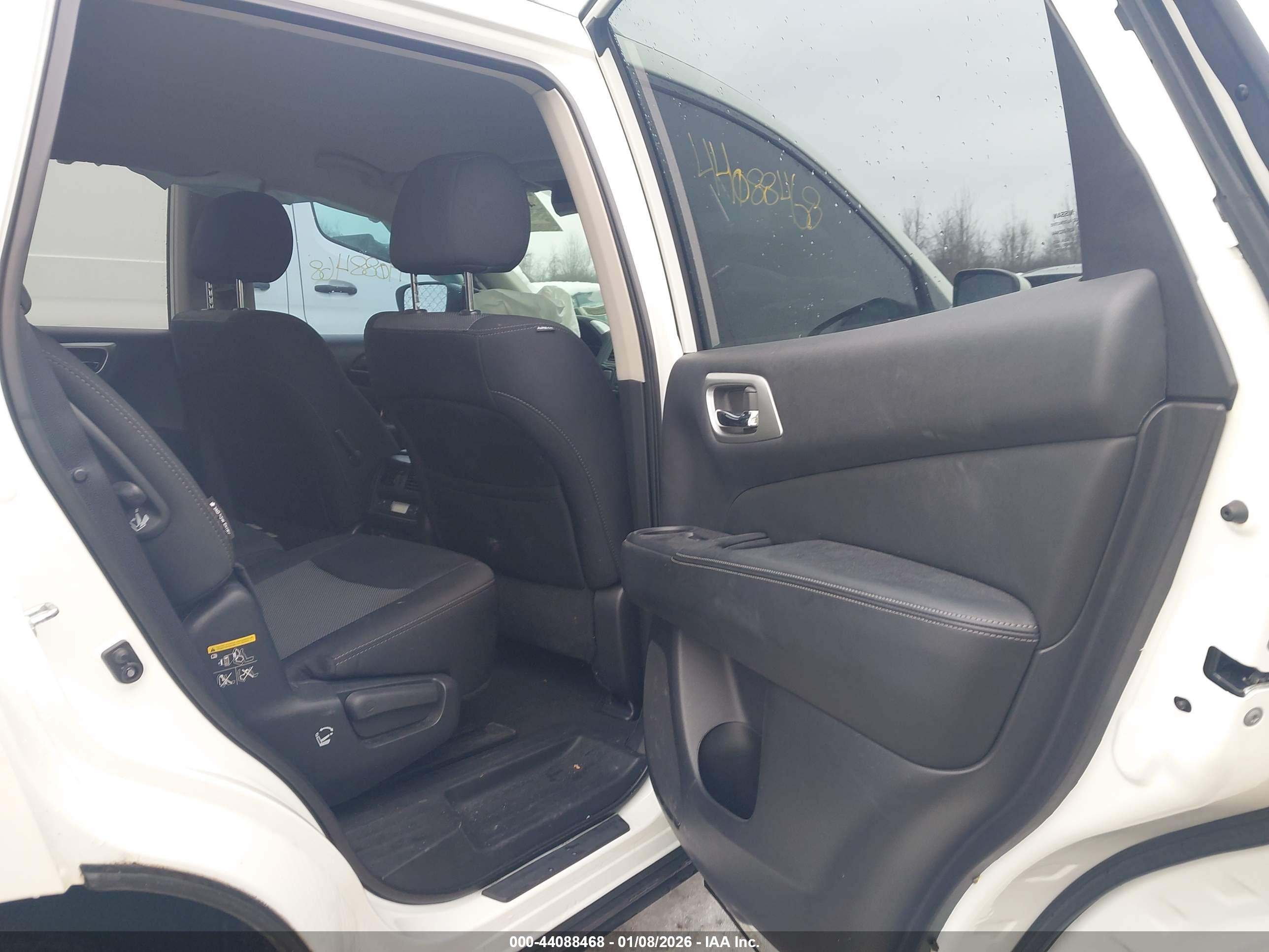 NISSAN PATHFINDER image 8
