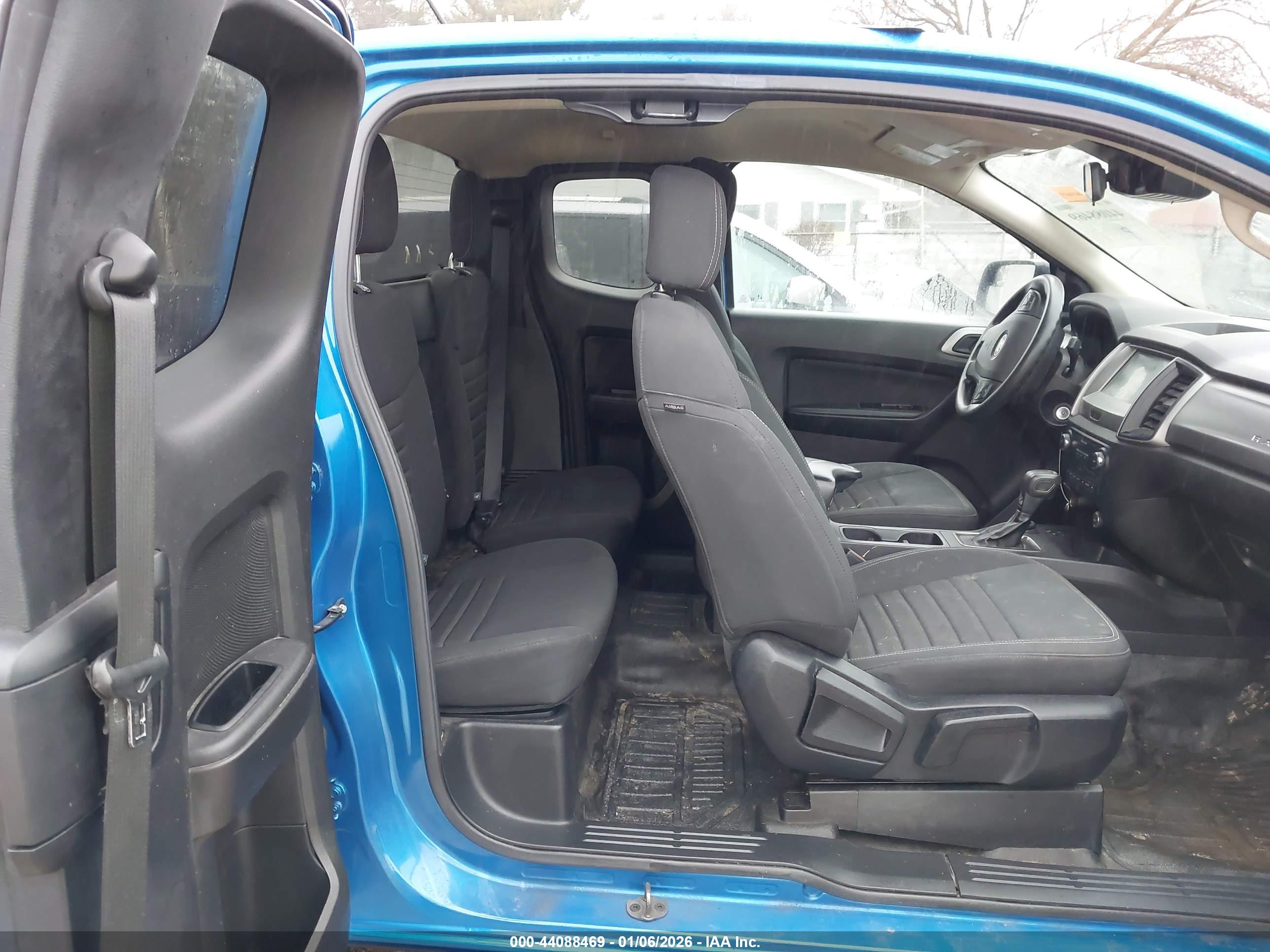 FORD RANGER image 8