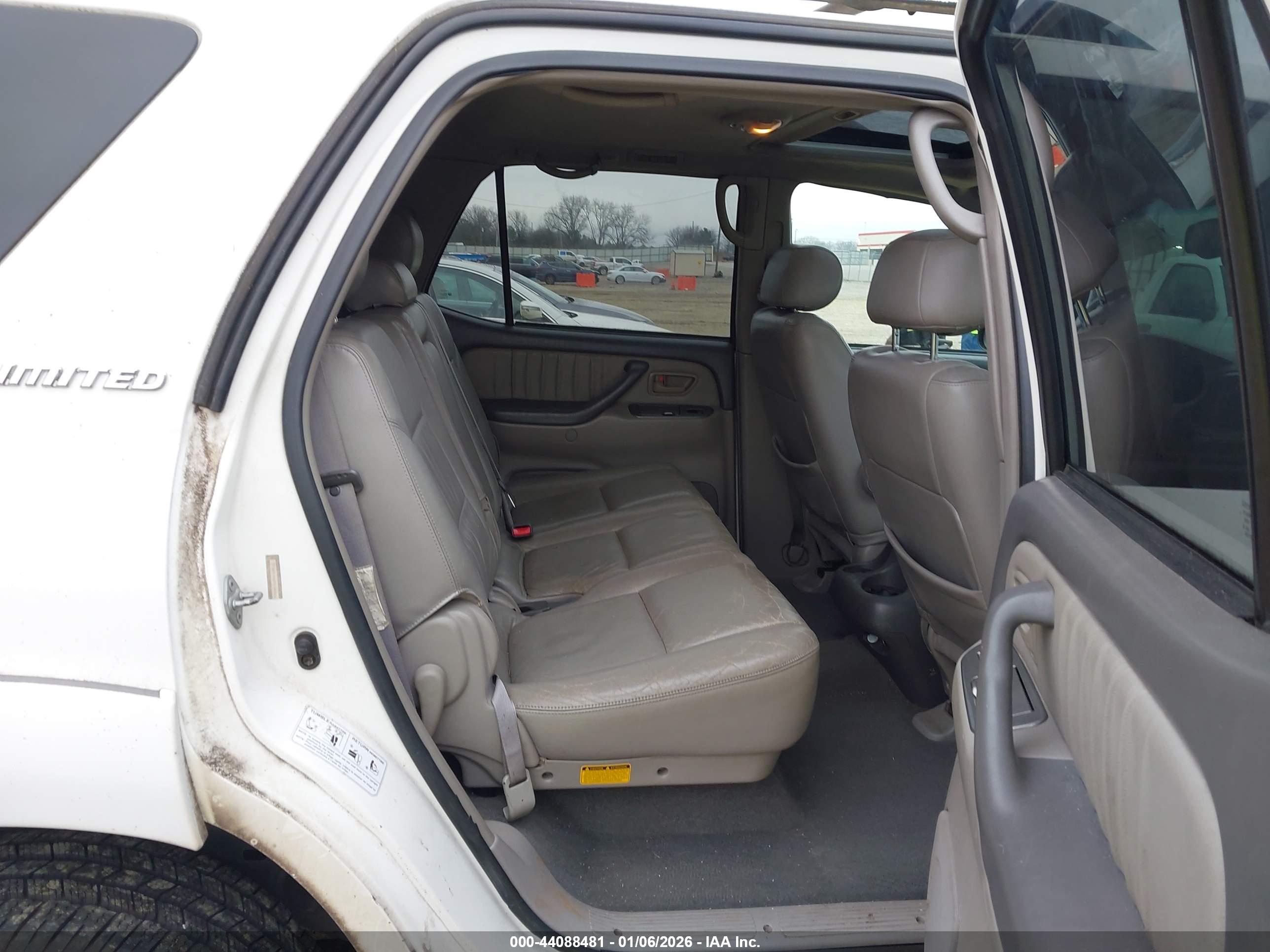 TOYOTA SEQUOIA image 8