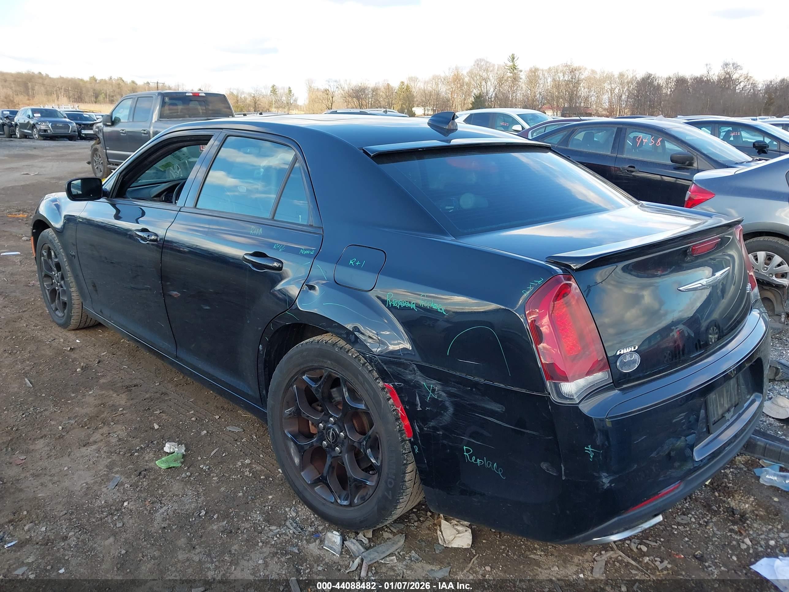 CHRYSLER 300 image 6