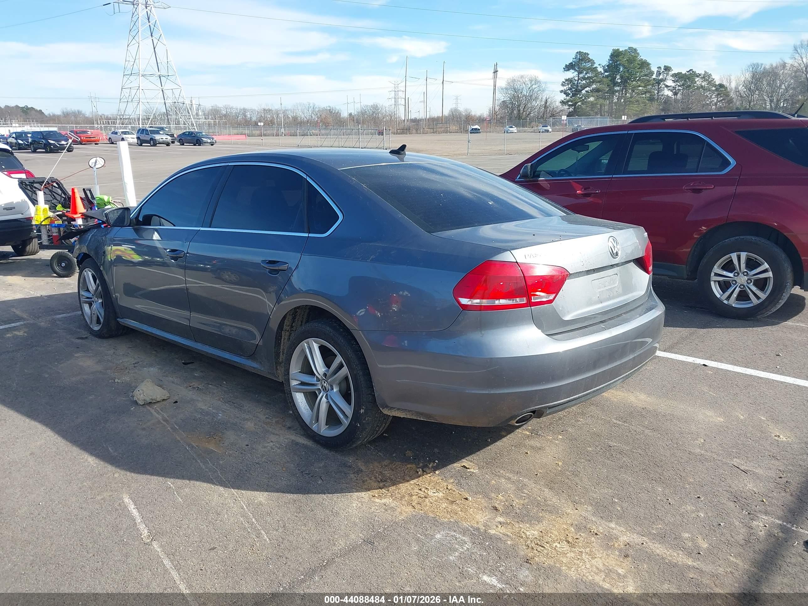 VOLKSWAGEN PASSAT image 3