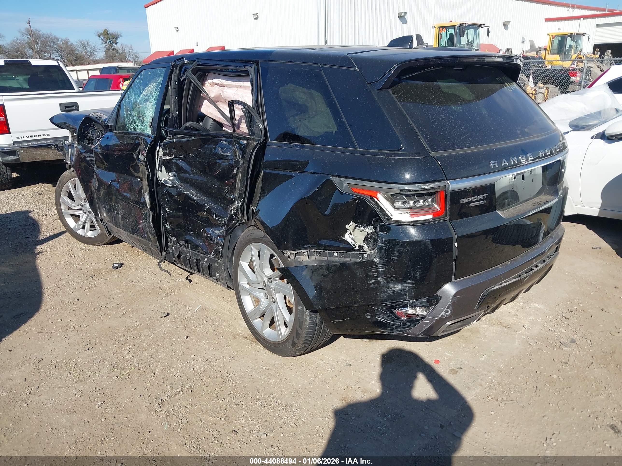 LAND ROVER image 3