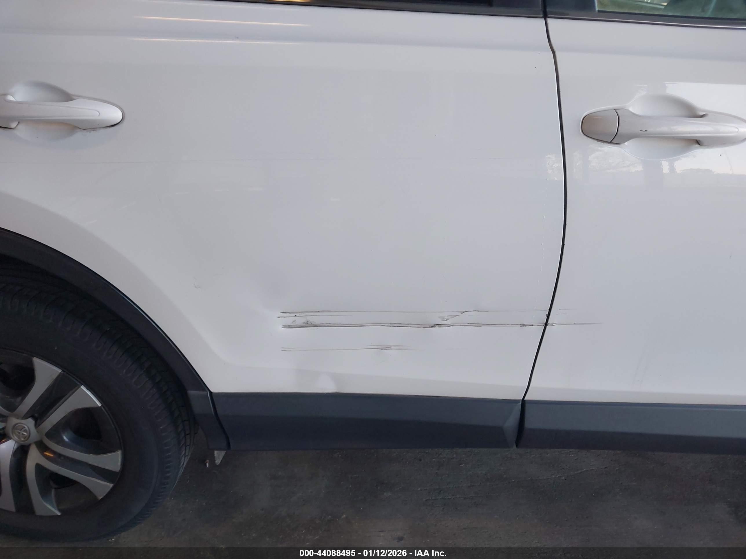 TOYOTA RAV4 image 6