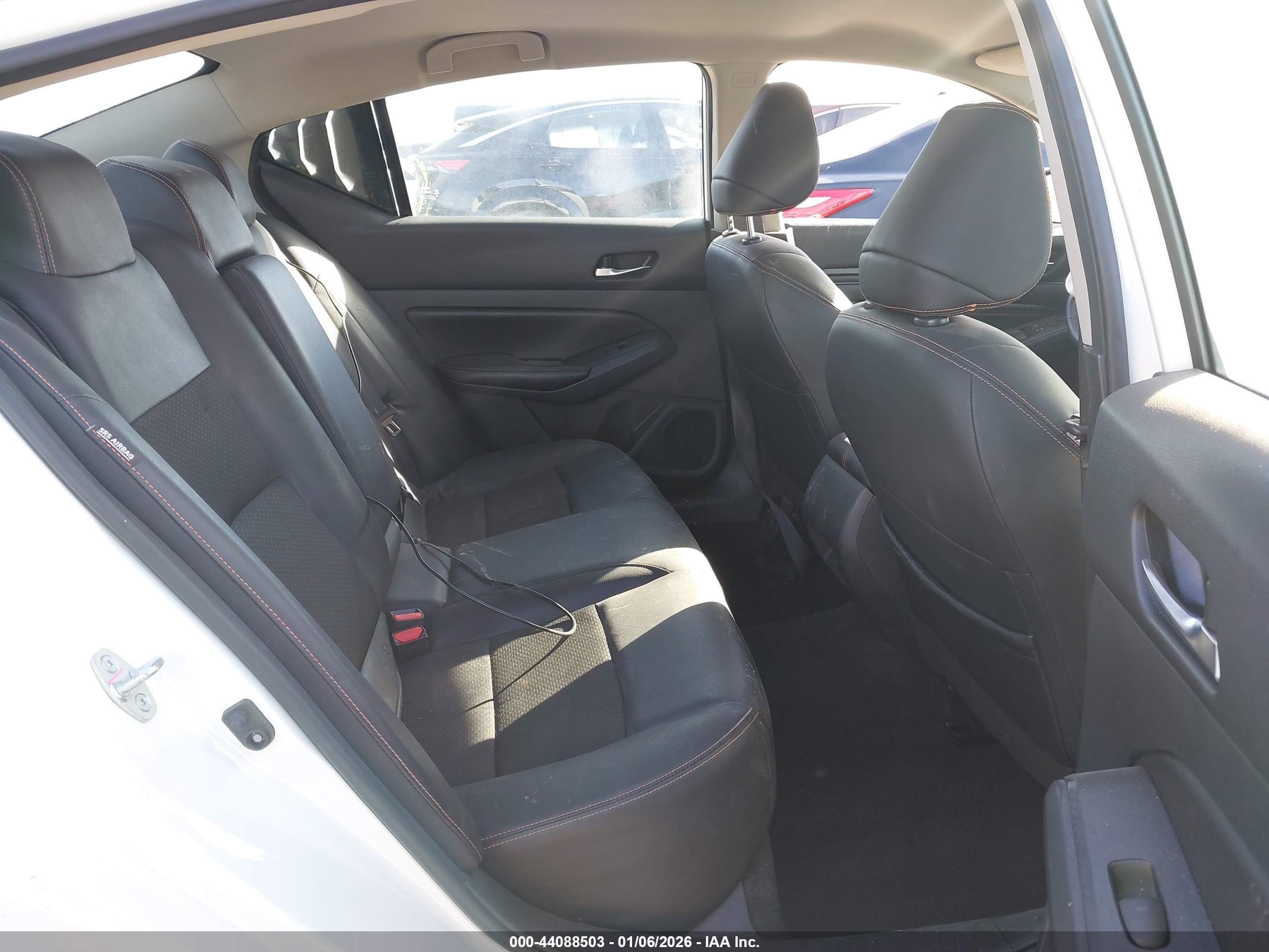 NISSAN ALTIMA image 8
