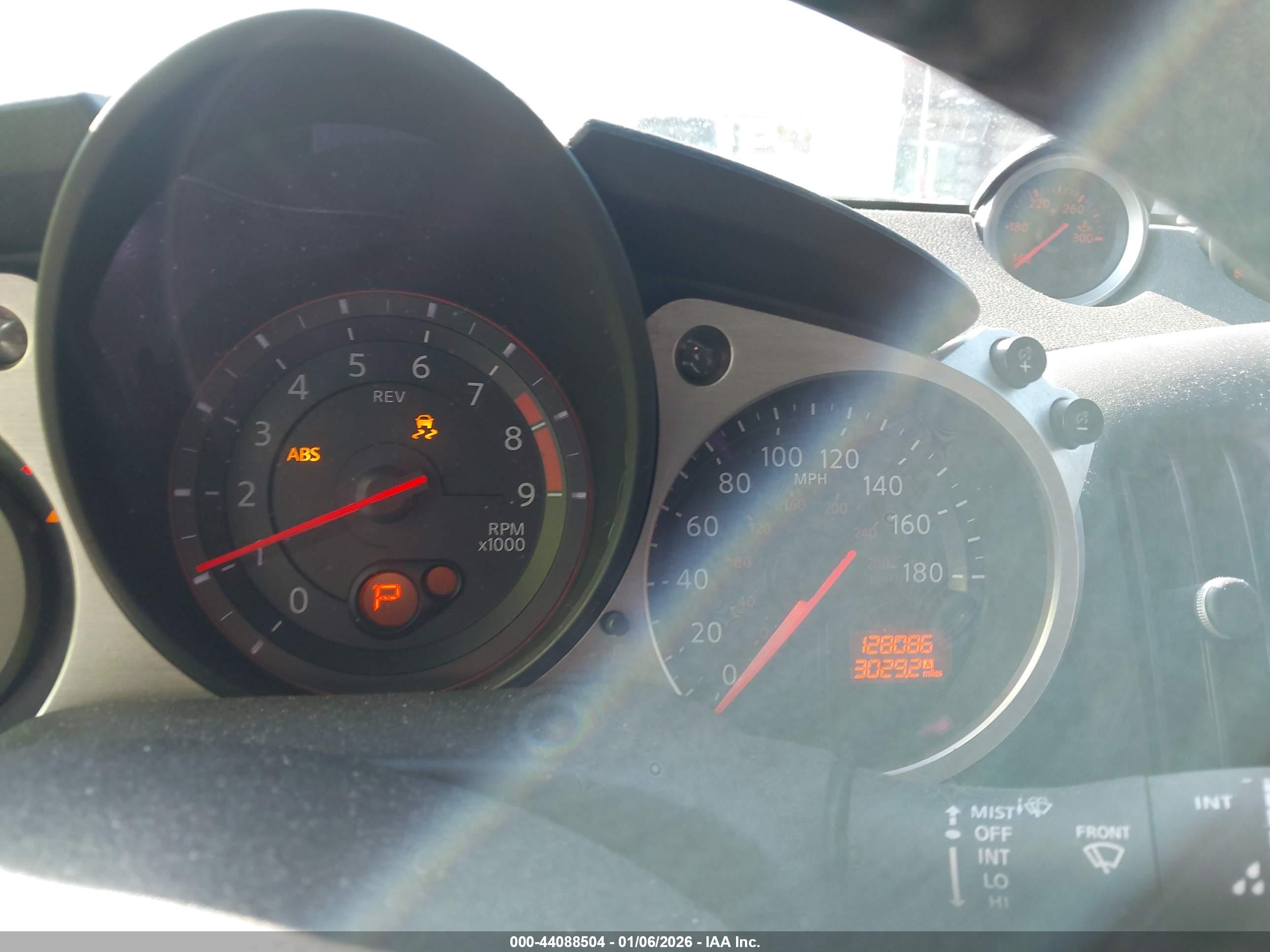 NISSAN 370Z image 7