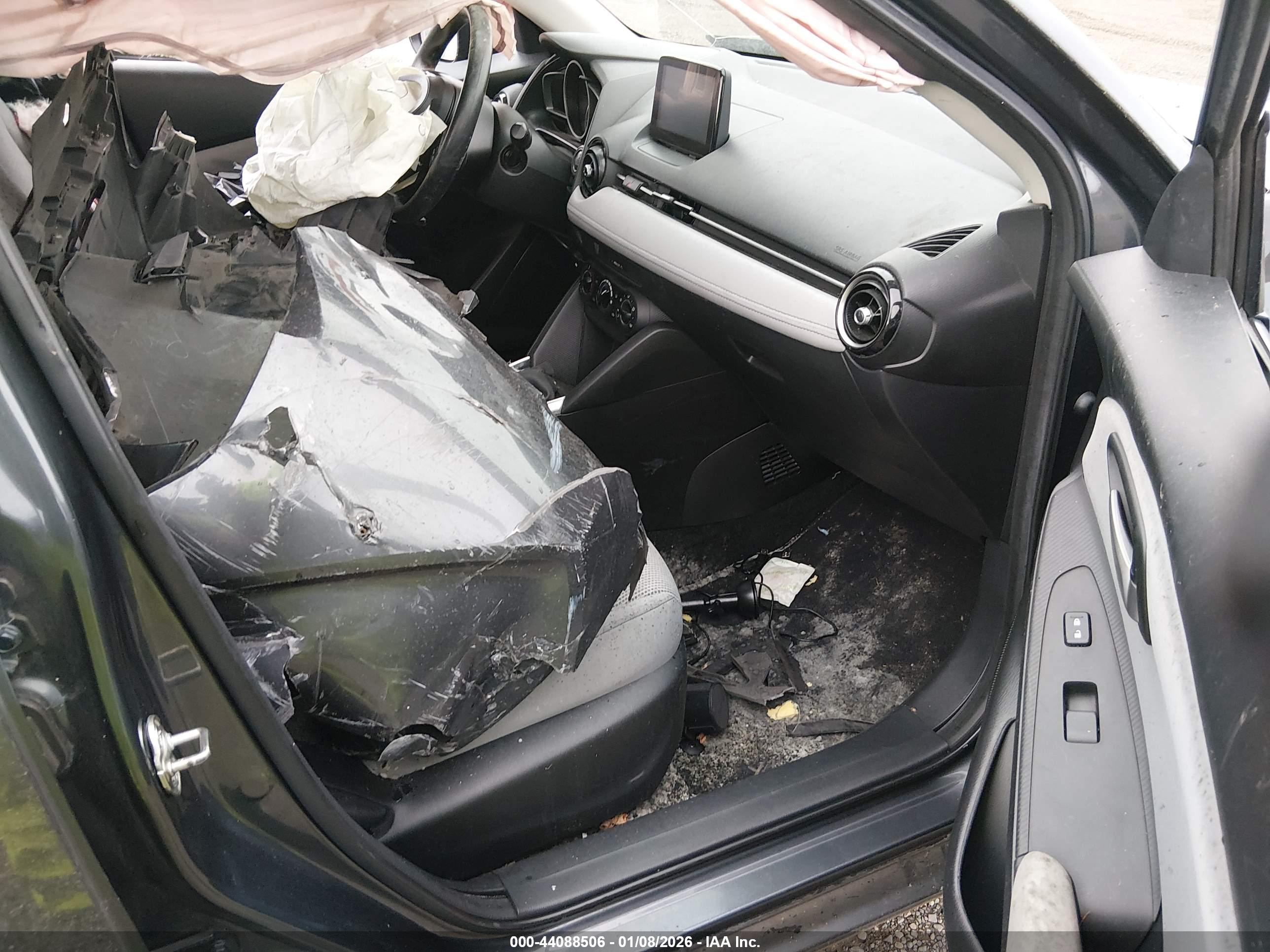 TOYOTA YARIS image 5