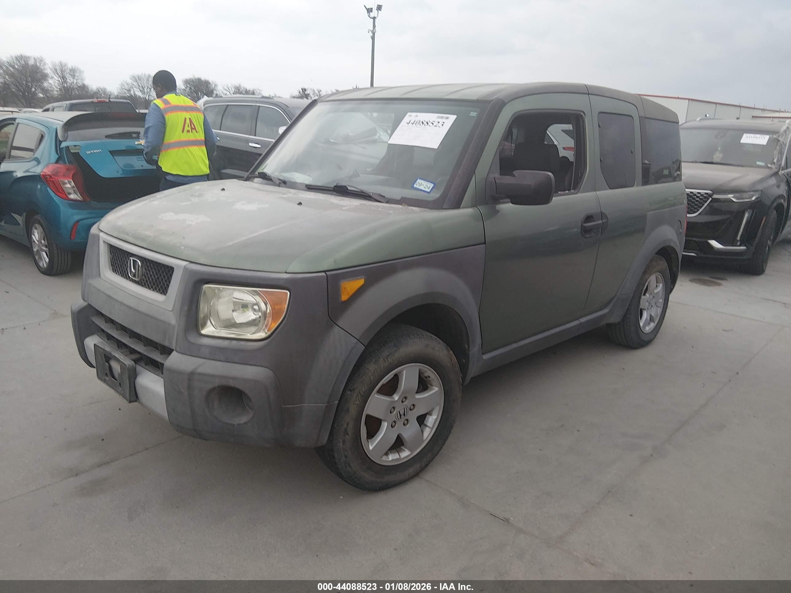 HONDA ELEMENT image 2