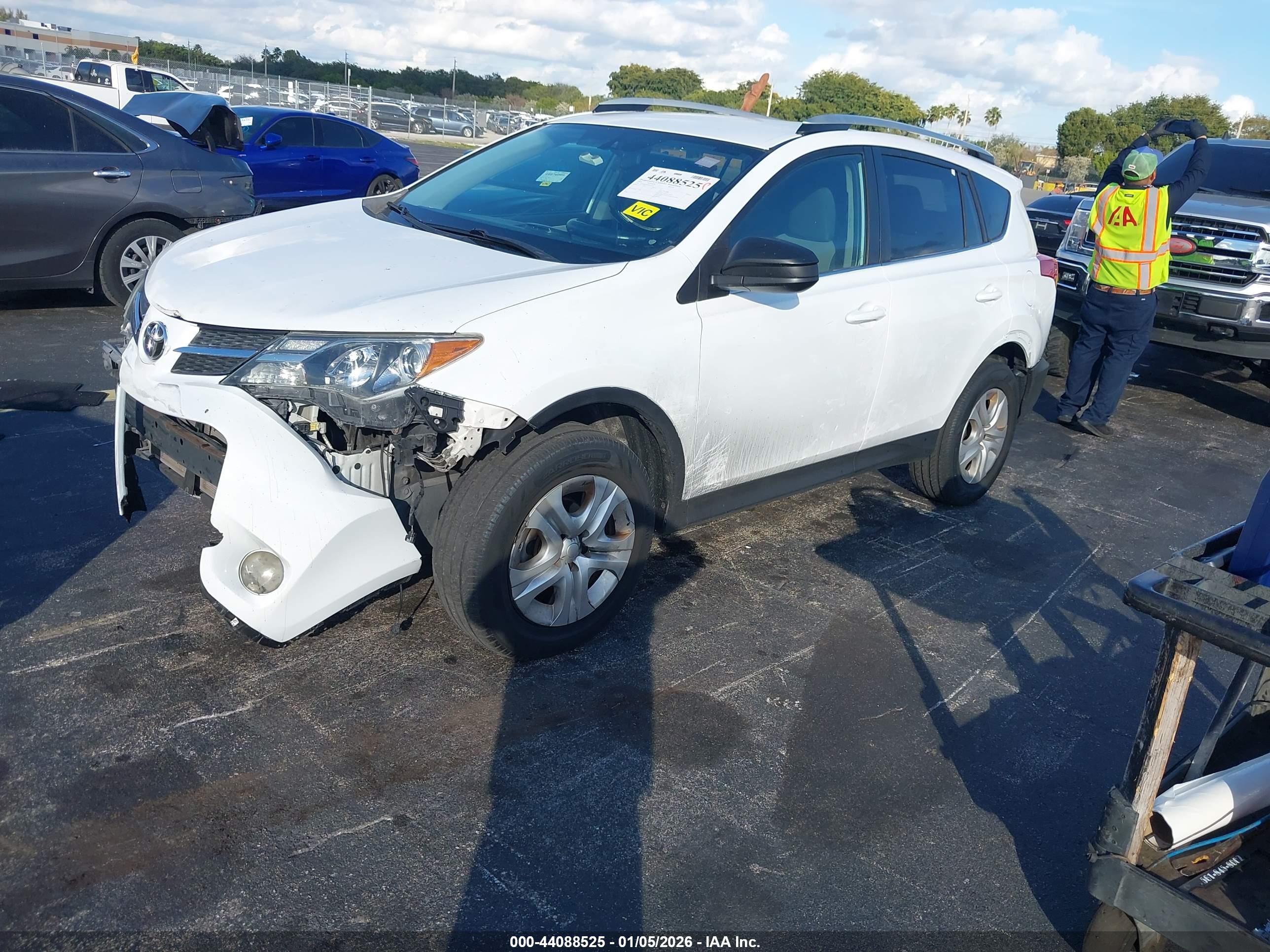 TOYOTA RAV4 image 2