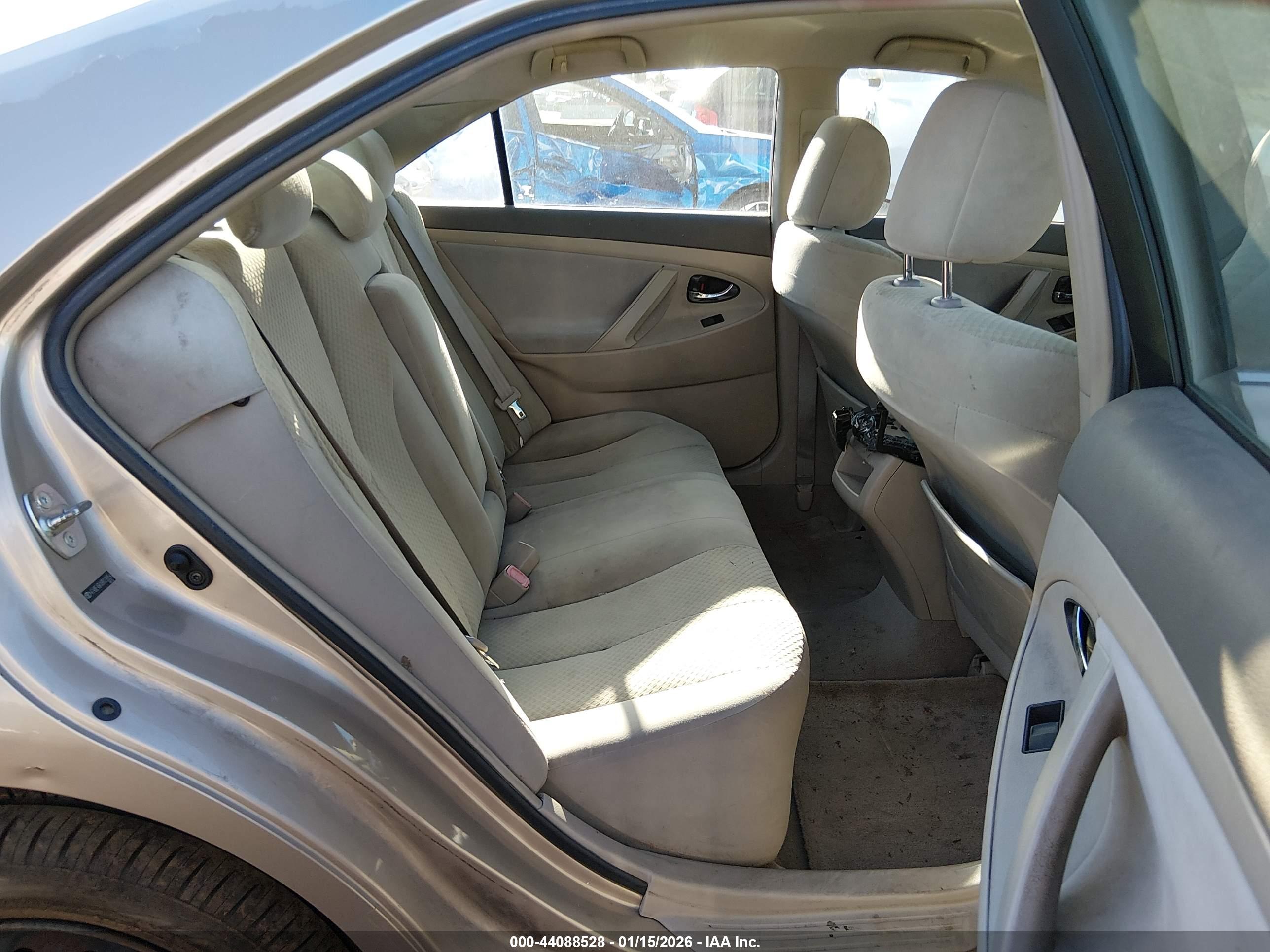 TOYOTA CAMRY image 8