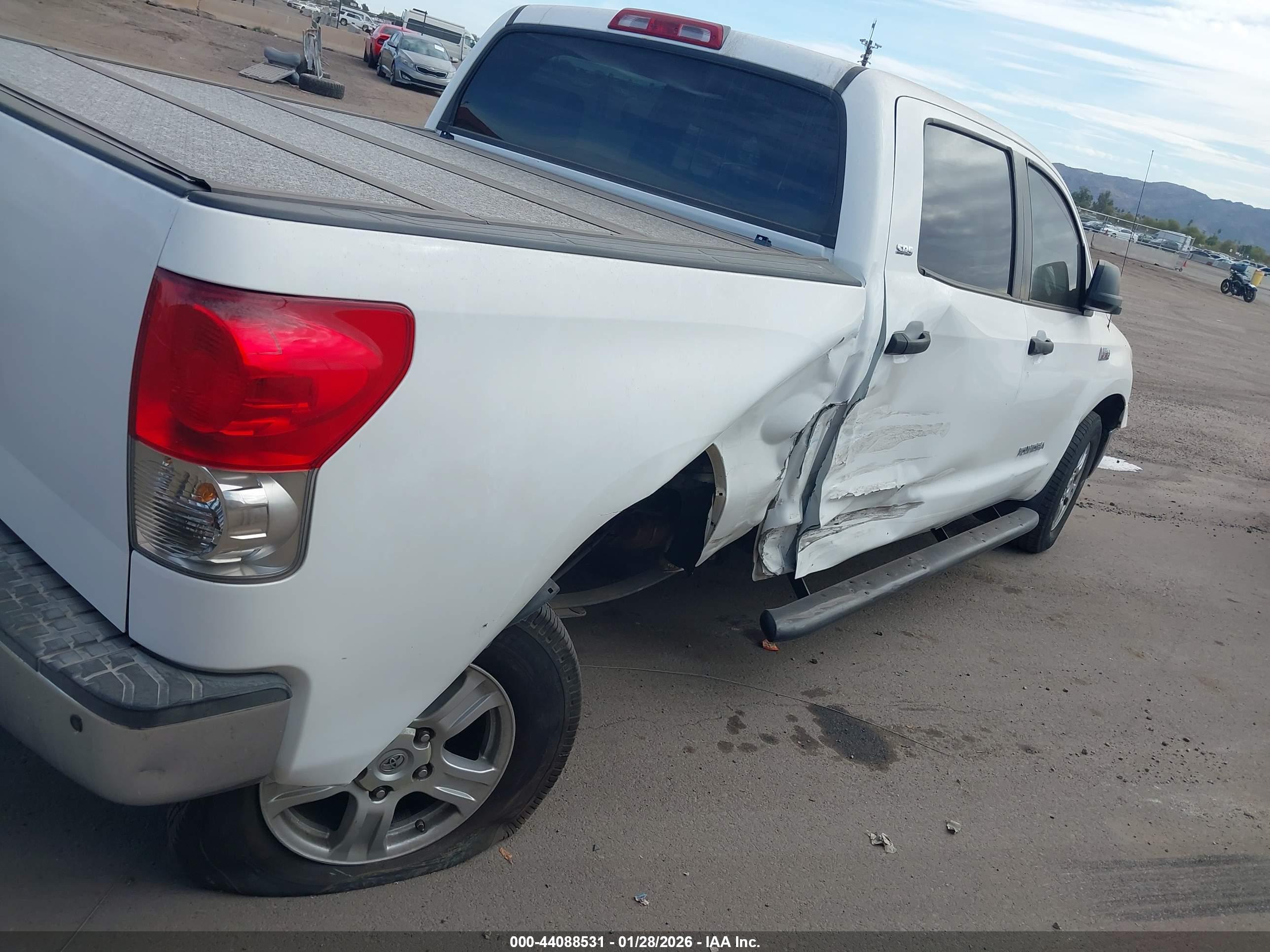 TOYOTA TUNDRA image 4