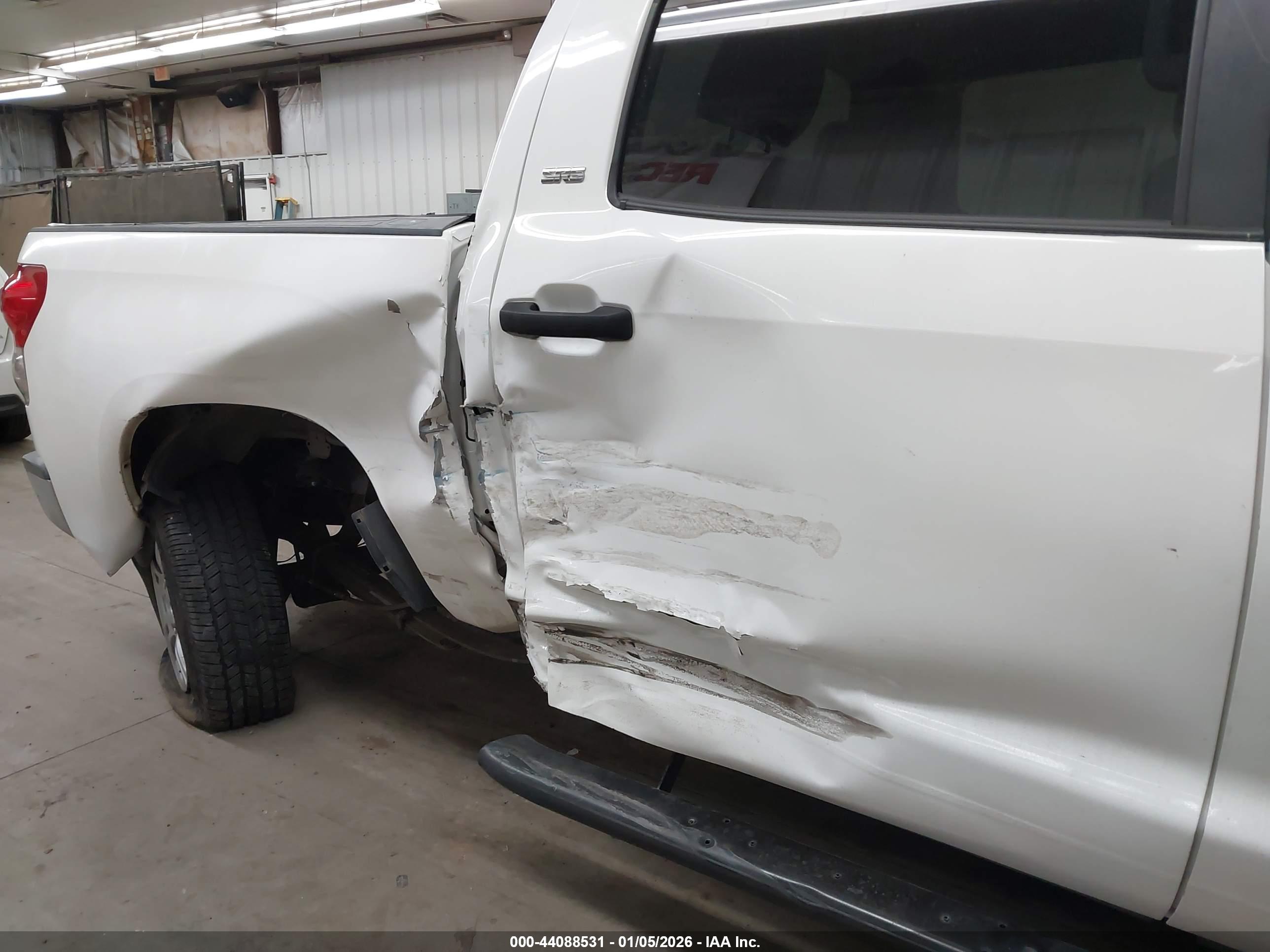 TOYOTA TUNDRA image 6