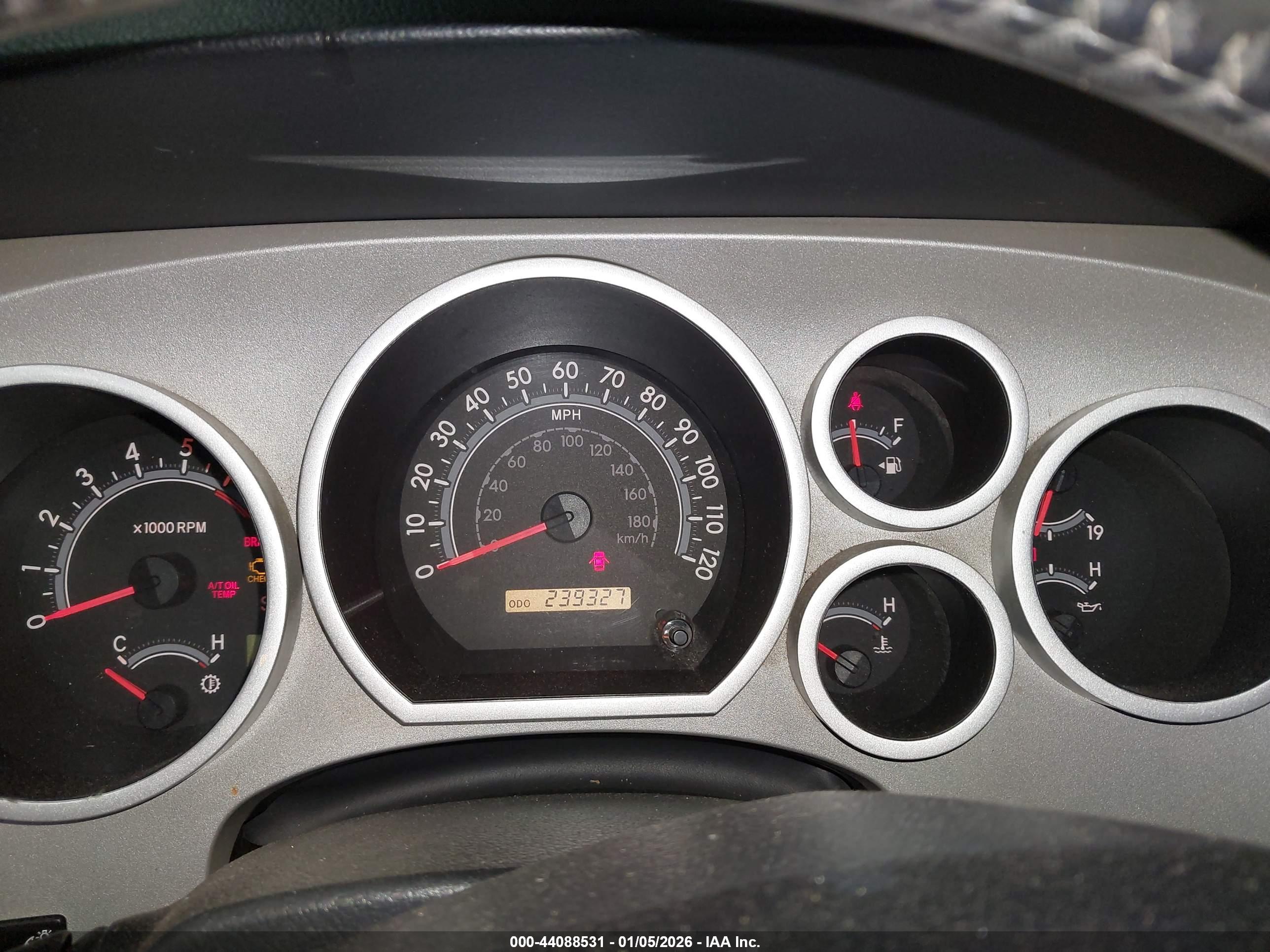 TOYOTA TUNDRA image 7