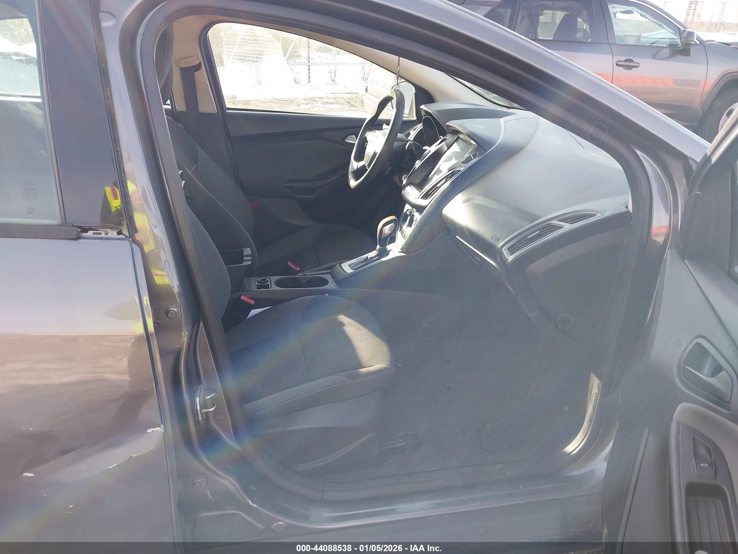 FORD FOCUS image 5