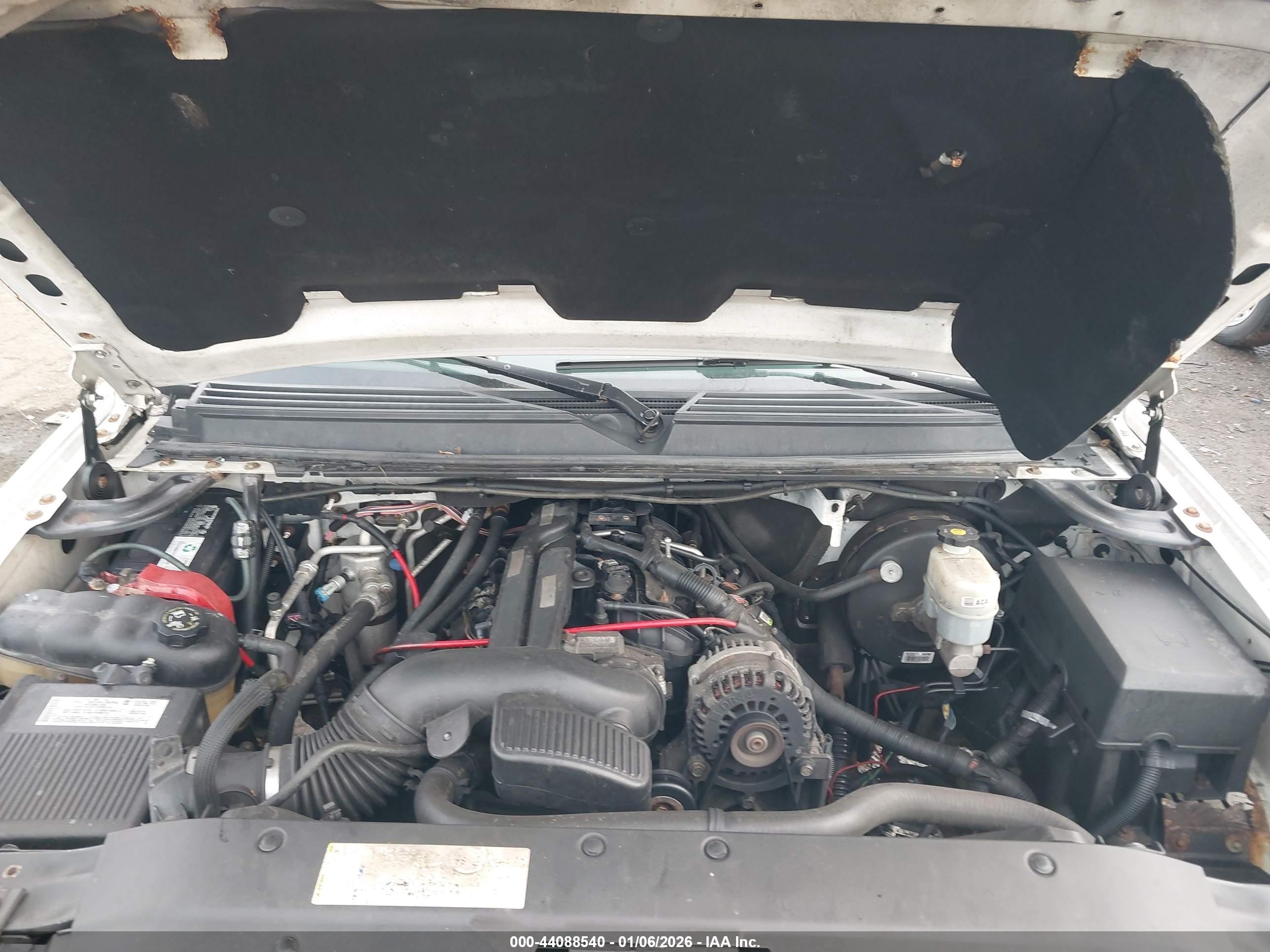 CHEVROLET TAHOE image 10